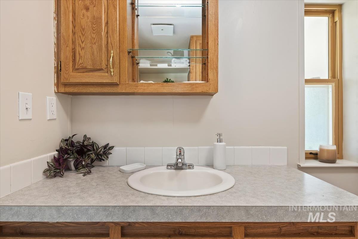830 N 3rd East St, Mountain Home, Idaho 83647, 3 Bedrooms, 2 Bathrooms, Residential For Sale, Price $299,000, 98986339