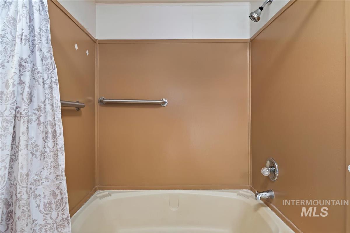 830 N 3rd East St, Mountain Home, Idaho 83647, 3 Bedrooms, 2 Bathrooms, Residential For Sale, Price $299,000, 98986339