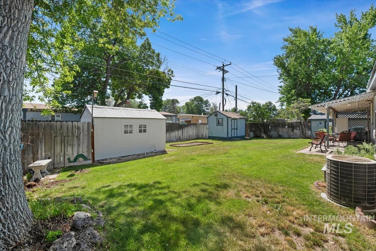 830 N 3rd East St, Mountain Home, Idaho 83647, 3 Bedrooms, 2 Bathrooms, Residential For Sale, Price $299,000, 98986339