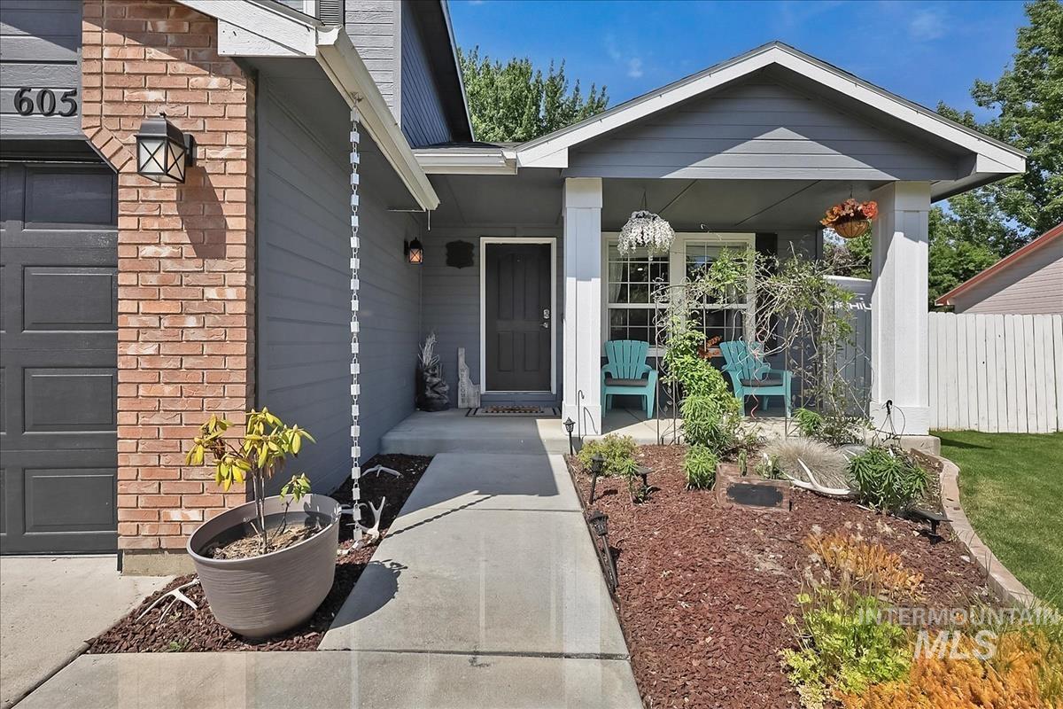 605 Cornwall Way, Fruitland, Idaho 83619-2557, 3 Bedrooms, 2.5 Bathrooms, Residential For Sale, Price $349,990, 98986340
