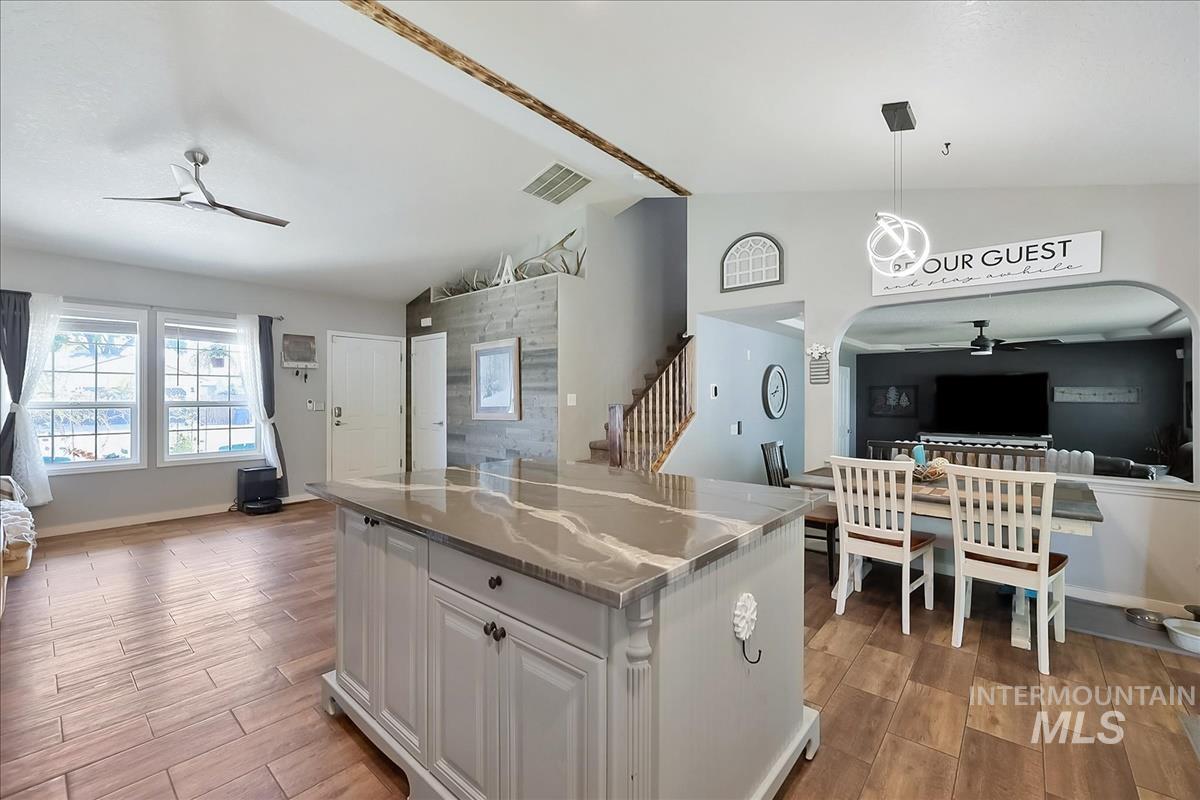 605 Cornwall Way, Fruitland, Idaho 83619-2557, 3 Bedrooms, 2.5 Bathrooms, Residential For Sale, Price $349,990, 98986340