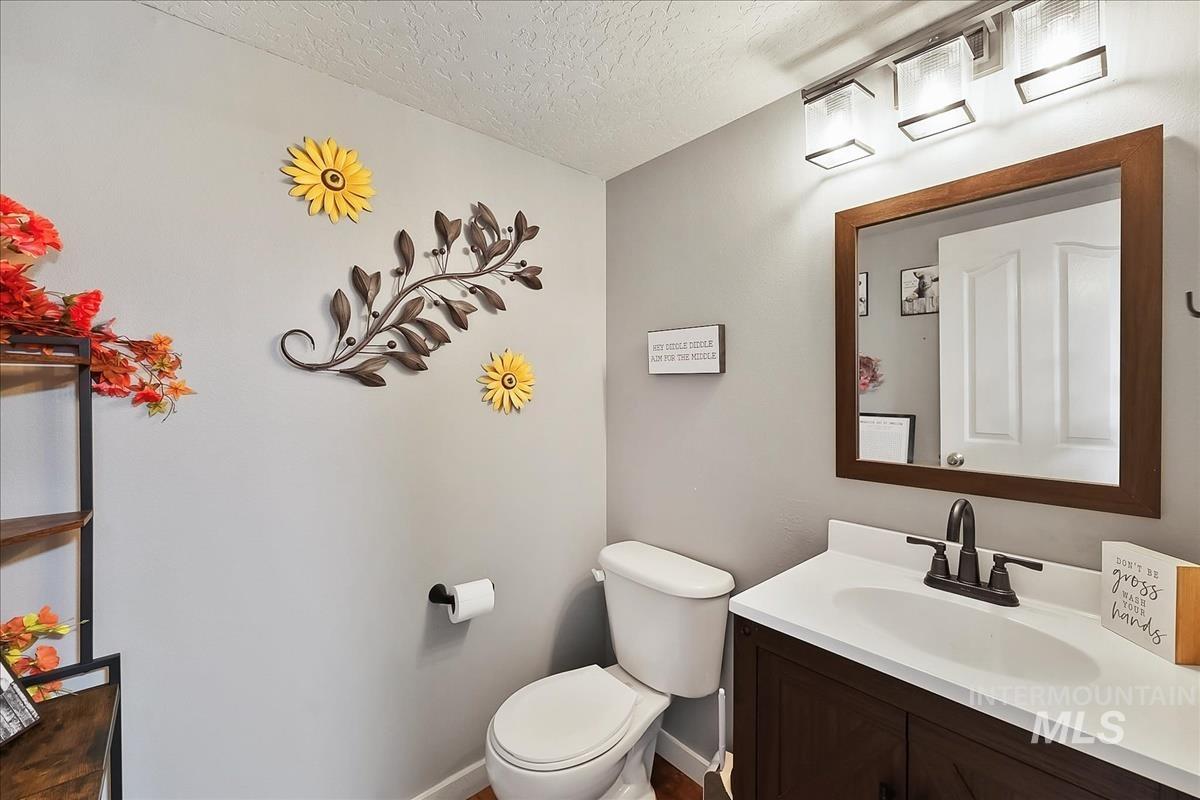 605 Cornwall Way, Fruitland, Idaho 83619-2557, 3 Bedrooms, 2.5 Bathrooms, Residential For Sale, Price $349,990, 98986340