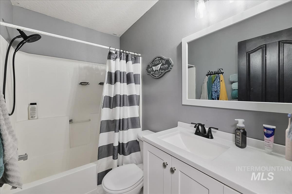 605 Cornwall Way, Fruitland, Idaho 83619-2557, 3 Bedrooms, 2.5 Bathrooms, Residential For Sale, Price $349,990, 98986340