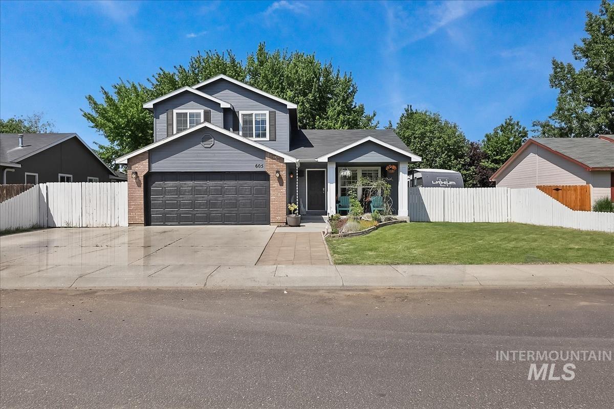 605 Cornwall Way, Fruitland, Idaho 83619-2557, 3 Bedrooms, 2.5 Bathrooms, Residential For Sale, Price $349,990, 98986340