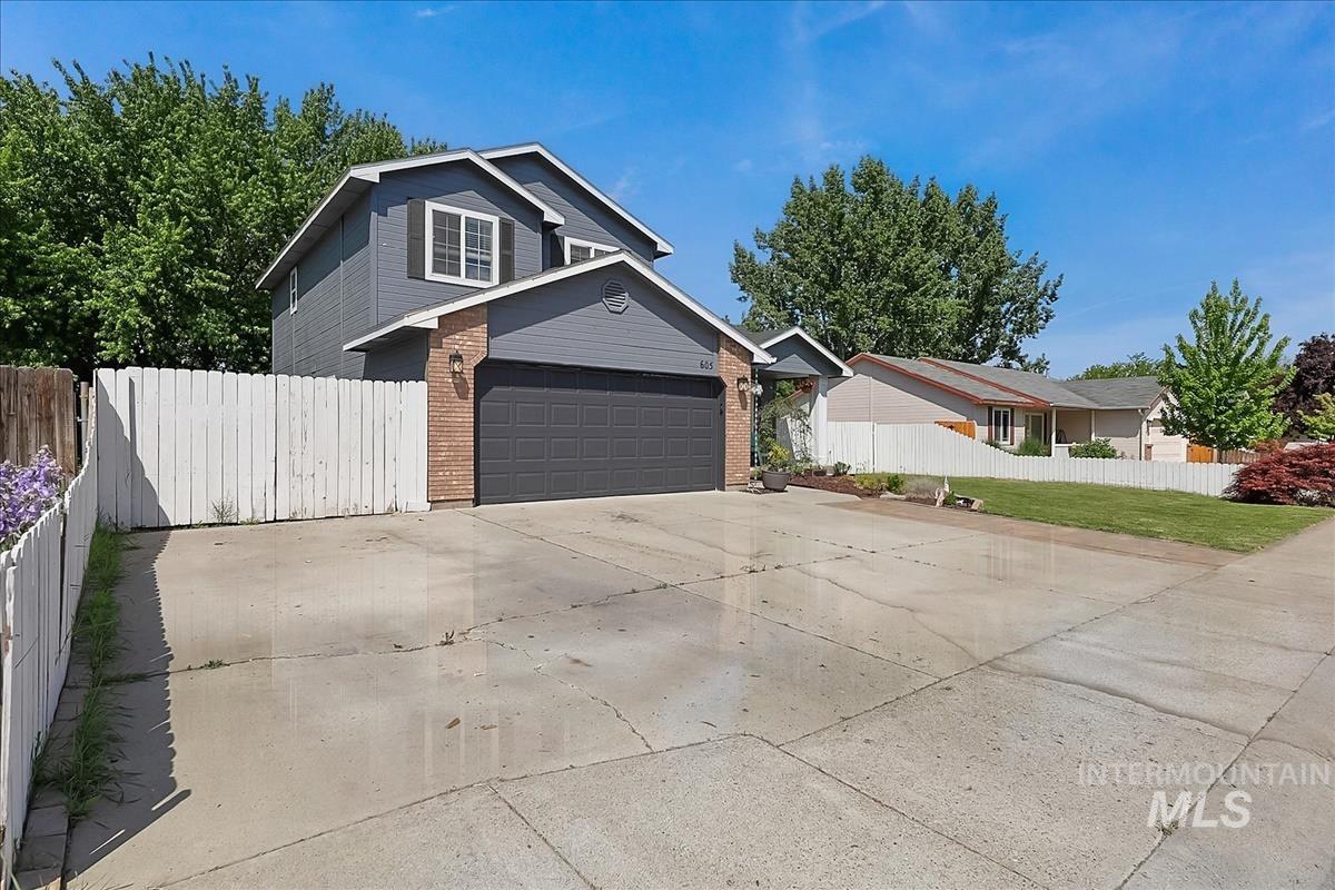 605 Cornwall Way, Fruitland, Idaho 83619-2557, 3 Bedrooms, 2.5 Bathrooms, Residential For Sale, Price $349,990, 98986340