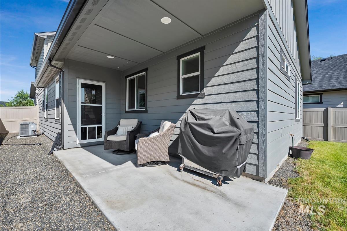 3282 NW 12th Ave, Meridian, Idaho 83646, 3 Bedrooms, 2.5 Bathrooms, Residential For Sale, Price $449,900,MLS 98986343