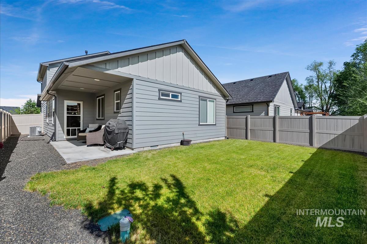 3282 NW 12th Ave, Meridian, Idaho 83646, 3 Bedrooms, 2.5 Bathrooms, Residential For Sale, Price $449,900,MLS 98986343