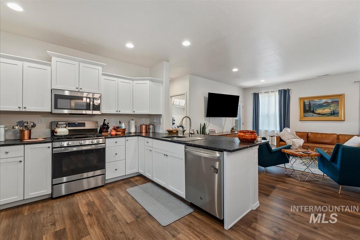 3282 NW 12th Ave, Meridian, Idaho 83646, 3 Bedrooms, 2.5 Bathrooms, Residential For Sale, Price $449,900,MLS 98986343