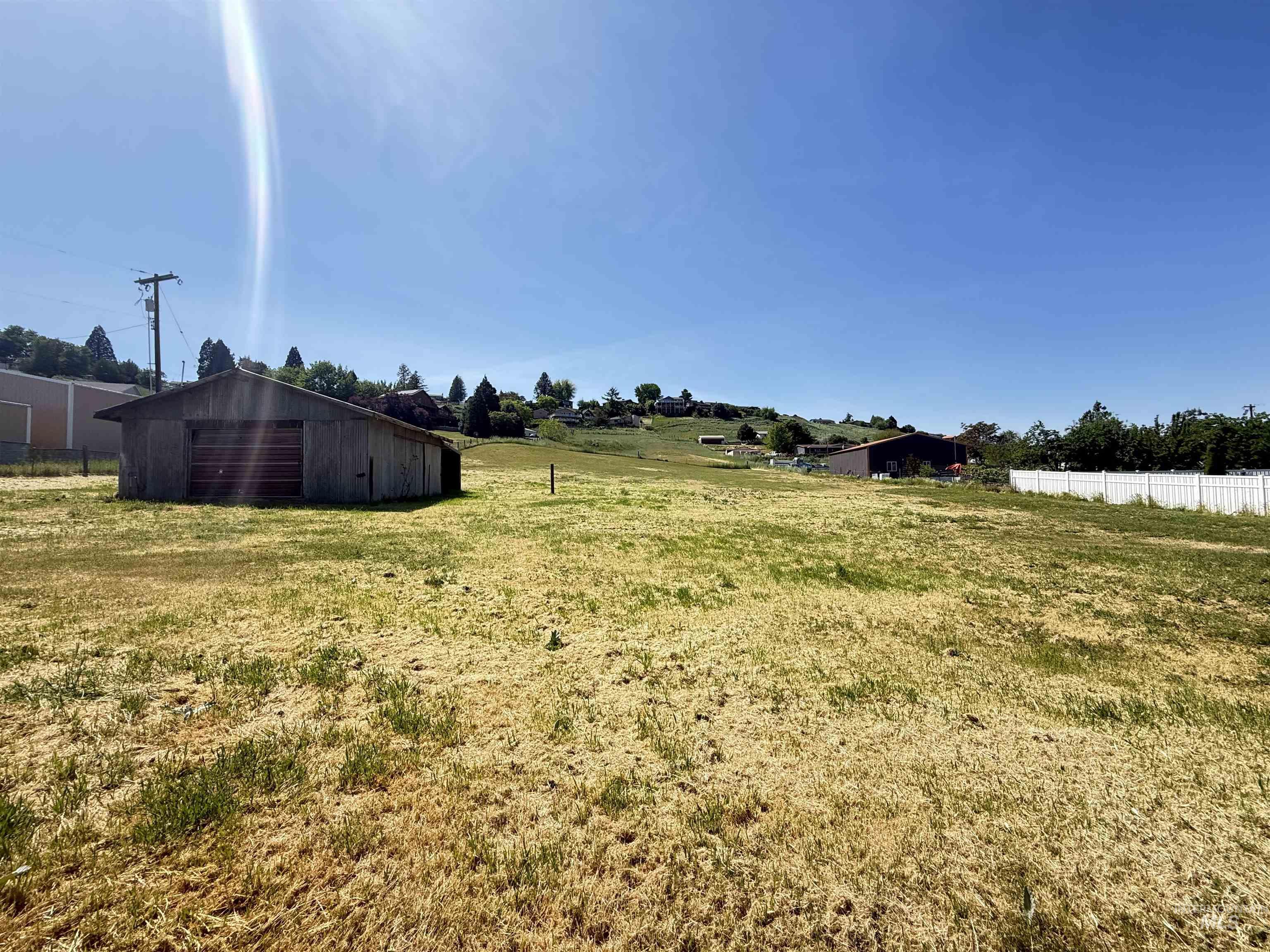 2042 13th street, Clarkston, Washington 99403, 6 Bedrooms, 1 Bathroom, Residential For Sale, Price $450,000,MLS 98986344