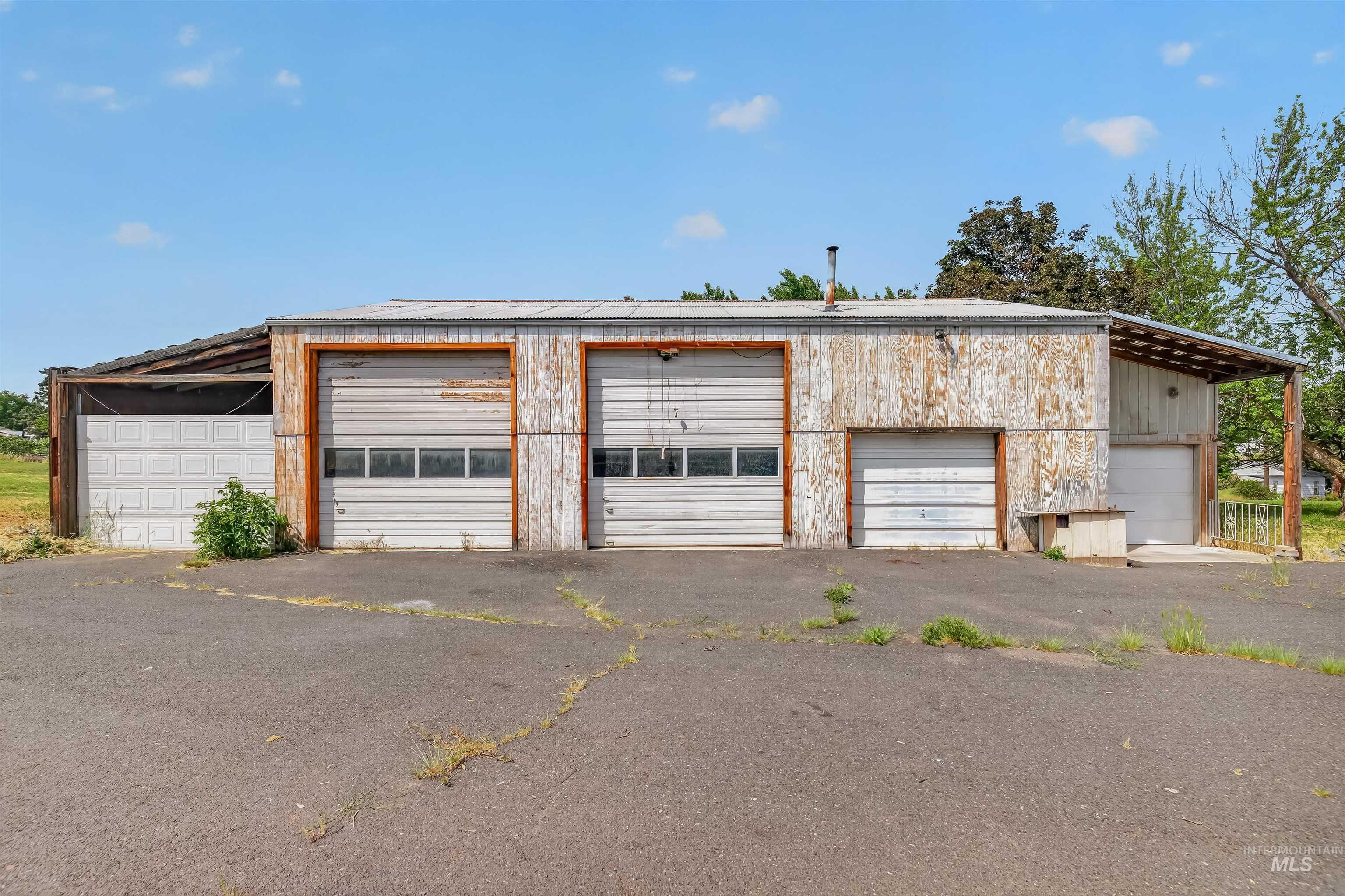 2042 13th street, Clarkston, Washington 99403, 6 Bedrooms, 1 Bathroom, Residential For Sale, Price $450,000,MLS 98986344