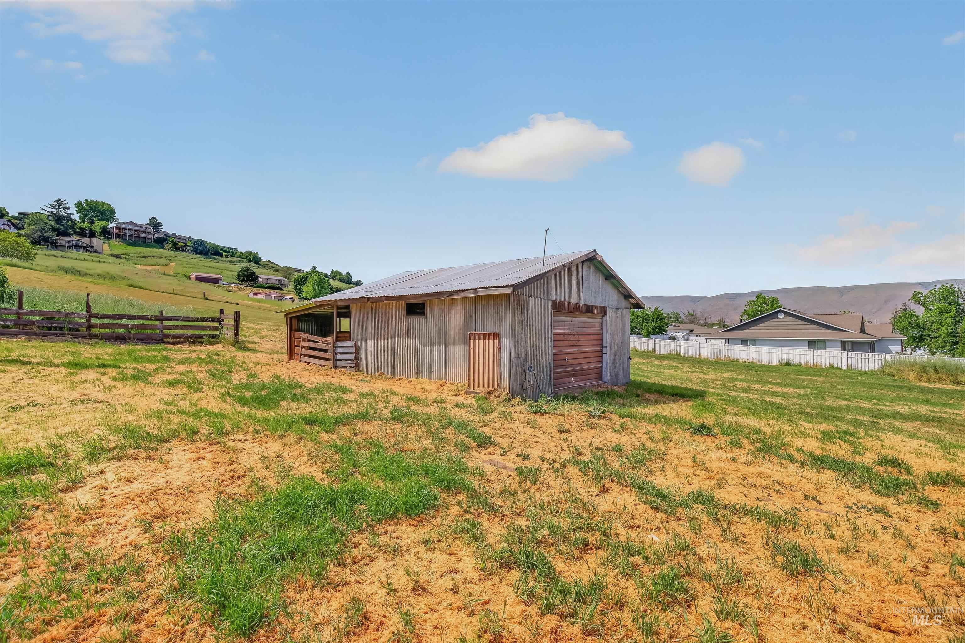 2042 13th street, Clarkston, Washington 99403, 6 Bedrooms, 1 Bathroom, Residential For Sale, Price $450,000,MLS 98986344