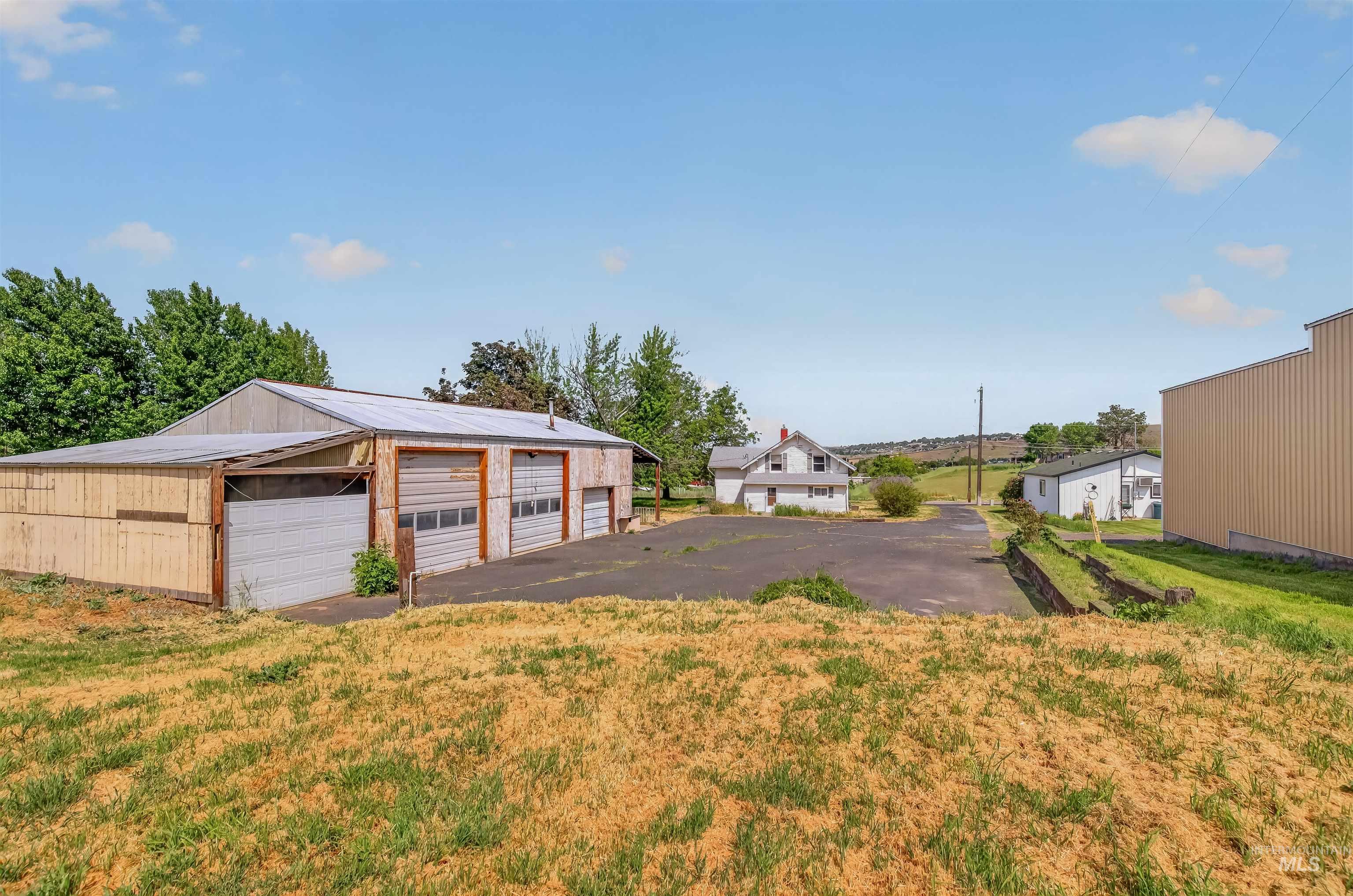 2042 13th street, Clarkston, Washington 99403, 6 Bedrooms, 1 Bathroom, Residential For Sale, Price $450,000,MLS 98986344