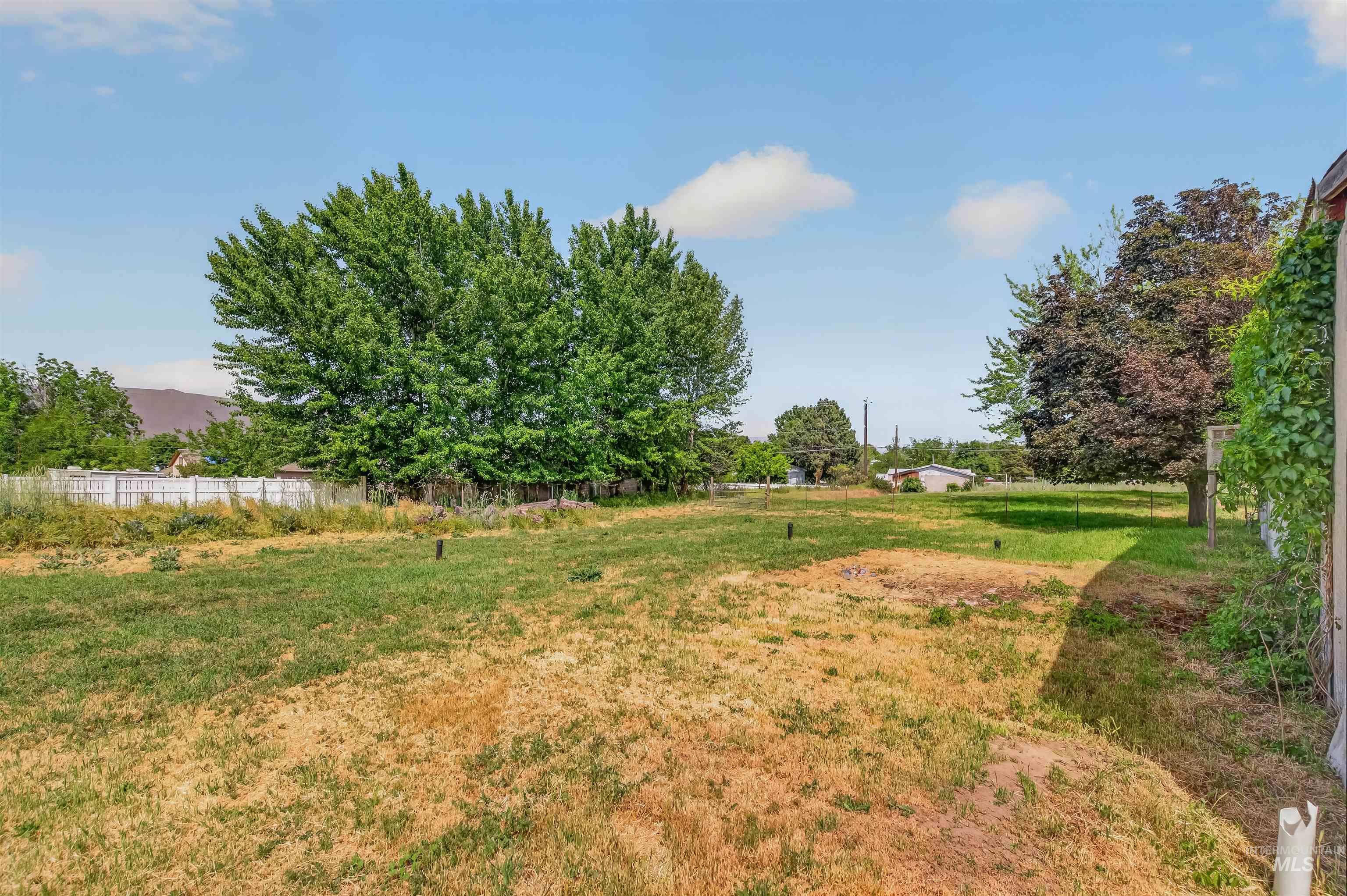 2042 13th street, Clarkston, Washington 99403, 6 Bedrooms, 1 Bathroom, Residential For Sale, Price $450,000,MLS 98986344