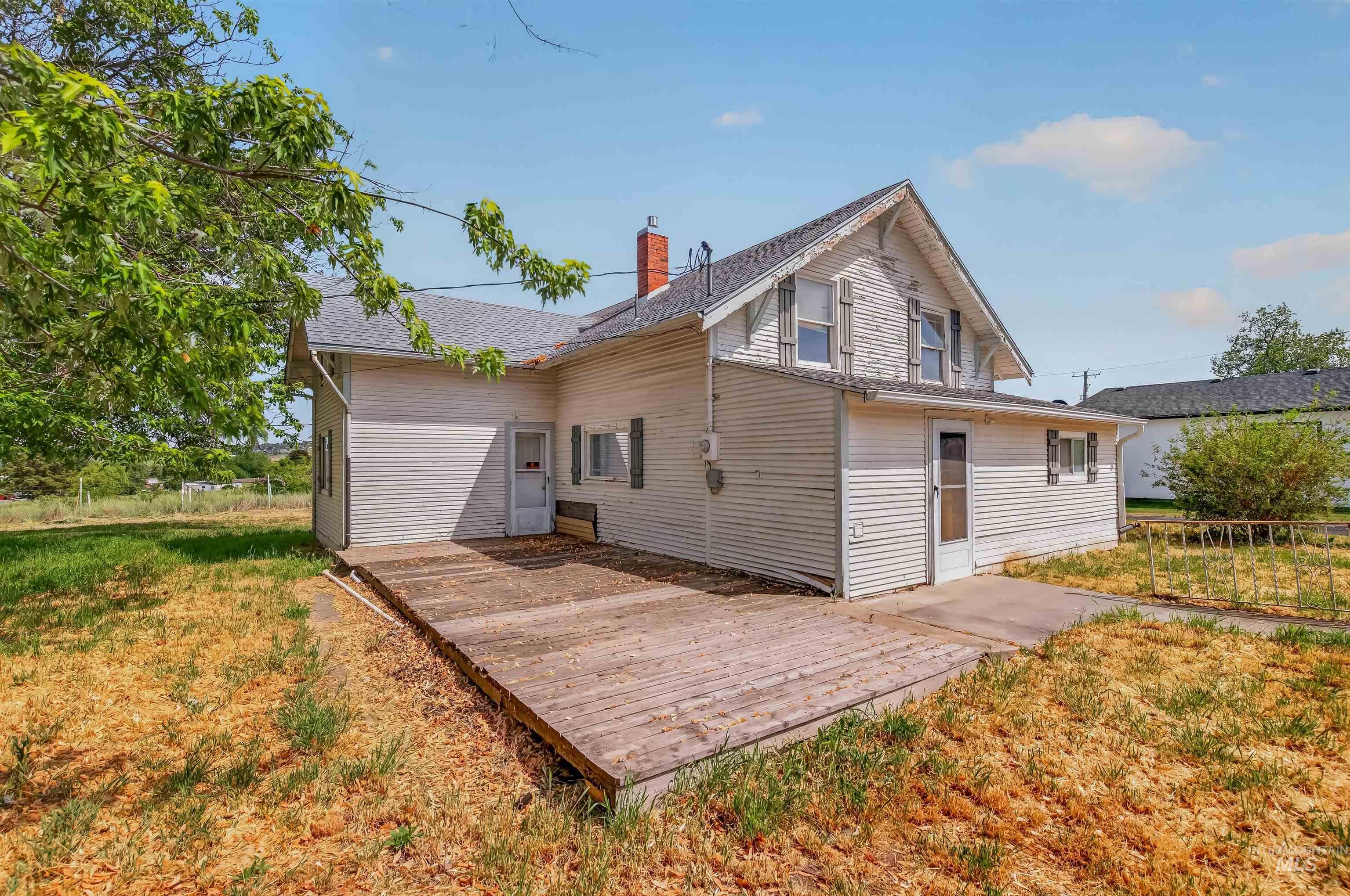 2042 13th street, Clarkston, Washington 99403, 6 Bedrooms, 1 Bathroom, Residential For Sale, Price $450,000,MLS 98986344