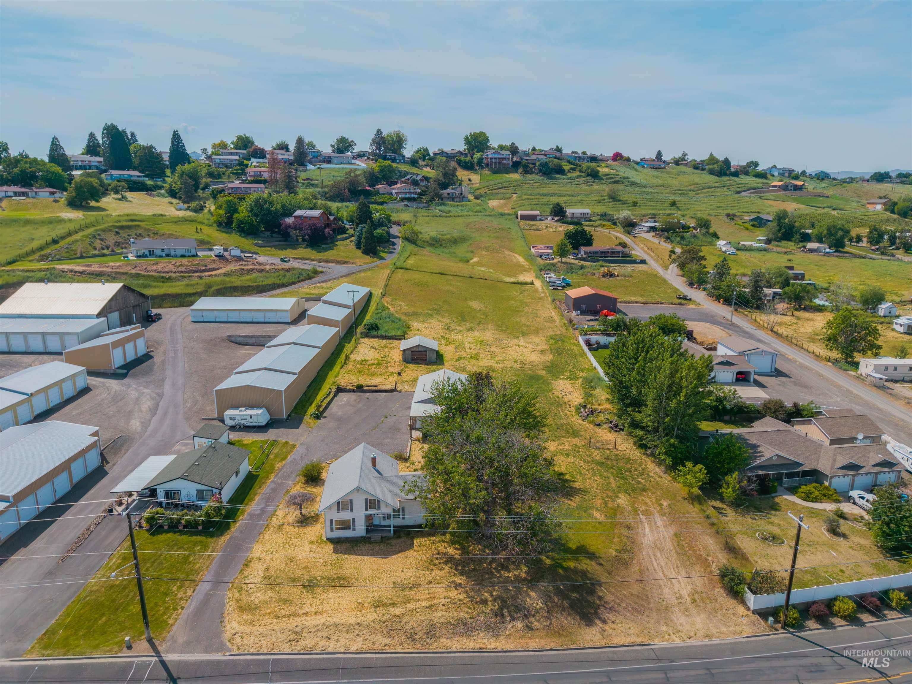 2042 13th street, Clarkston, Washington 99403, 6 Bedrooms, 1 Bathroom, Residential For Sale, Price $450,000,MLS 98986344