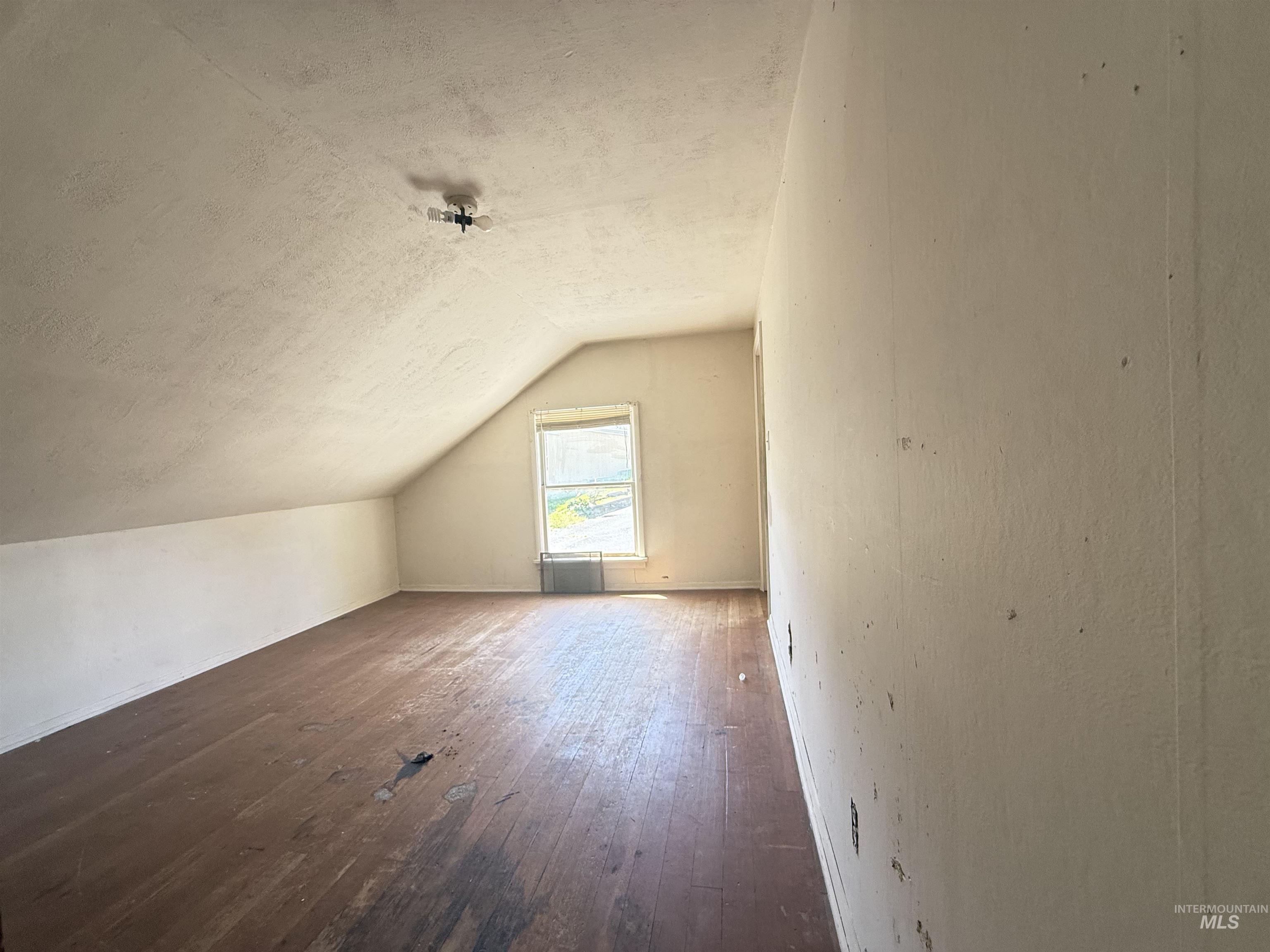 2042 13th street, Clarkston, Washington 99403, 6 Bedrooms, 1 Bathroom, Residential For Sale, Price $450,000,MLS 98986344