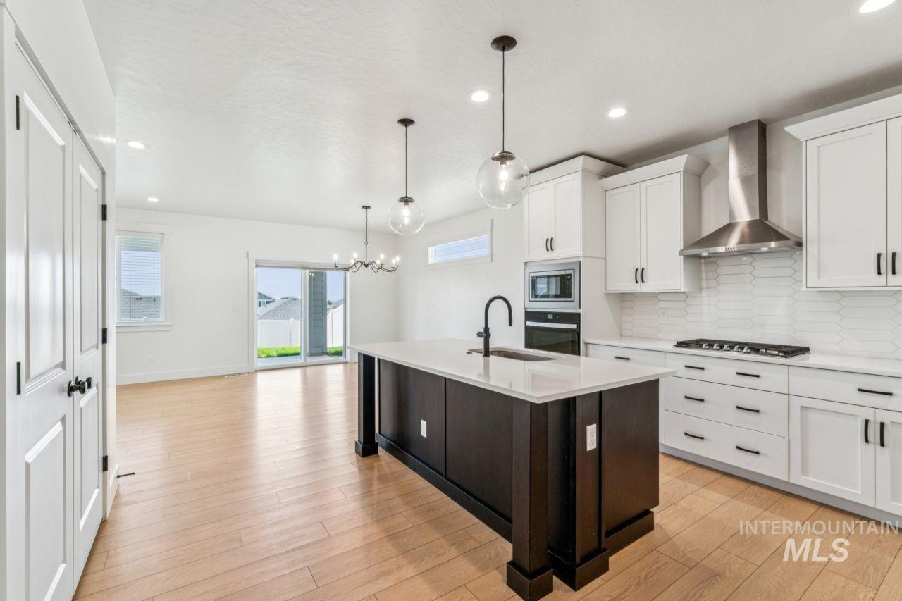 2831 E 12th St, Emmett, Idaho 83617-5058, 3 Bedrooms, 2 Bathrooms, Residential For Sale, Price $499,500,MLS 98986346