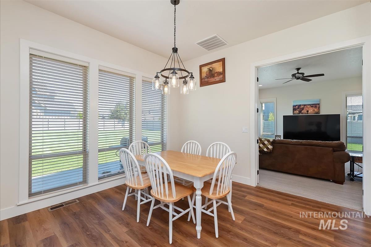 6810 S Pemberley Way, Meridian, Idaho 83642, 3 Bedrooms, 3 Bathrooms, Residential For Sale, Price $1,200,000, 98986347