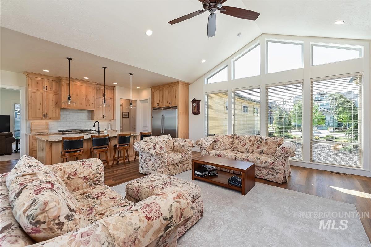 6810 S Pemberley Way, Meridian, Idaho 83642, 3 Bedrooms, 3 Bathrooms, Residential For Sale, Price $1,200,000, 98986347
