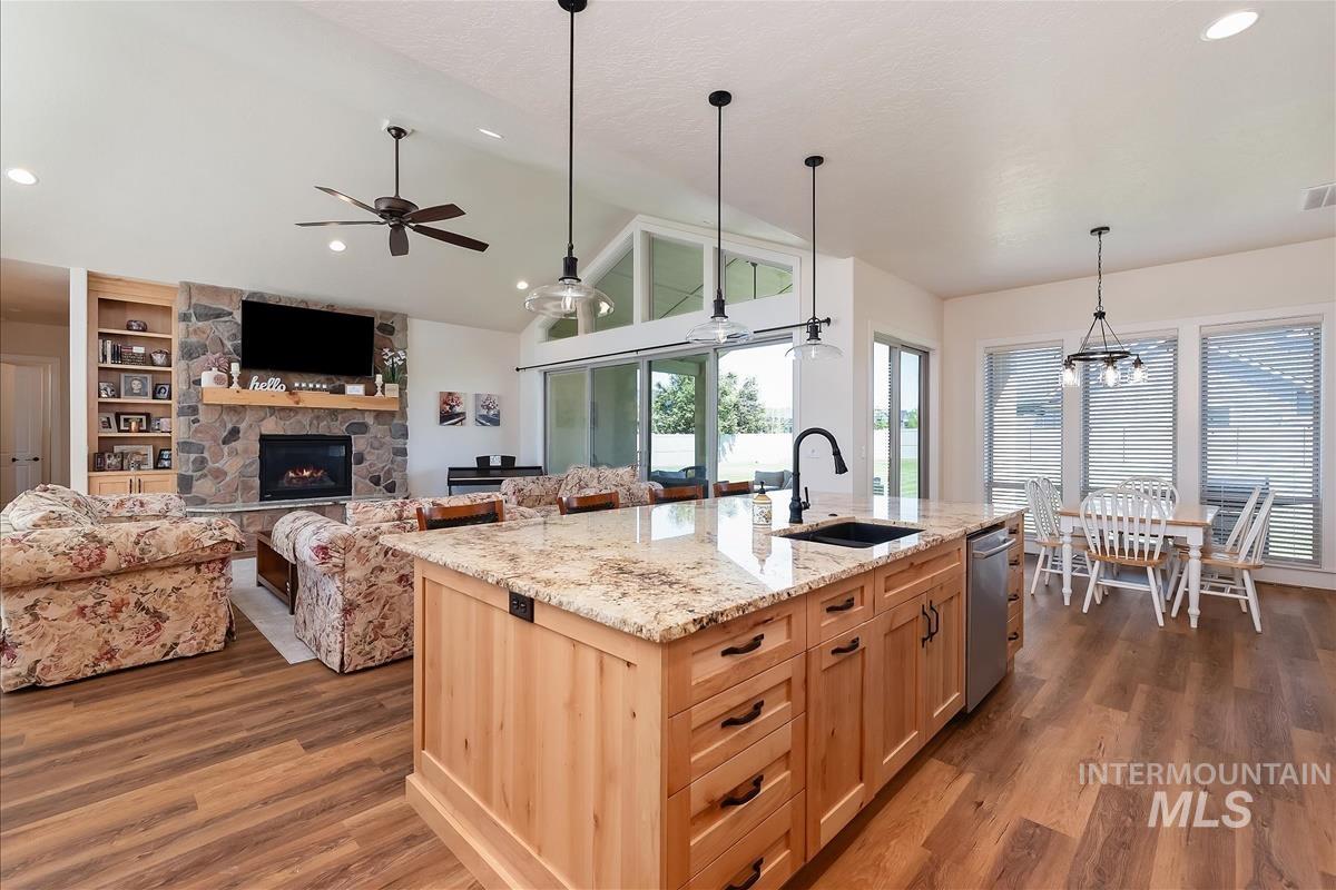 6810 S Pemberley Way, Meridian, Idaho 83642, 3 Bedrooms, 3 Bathrooms, Residential For Sale, Price $1,200,000, 98986347