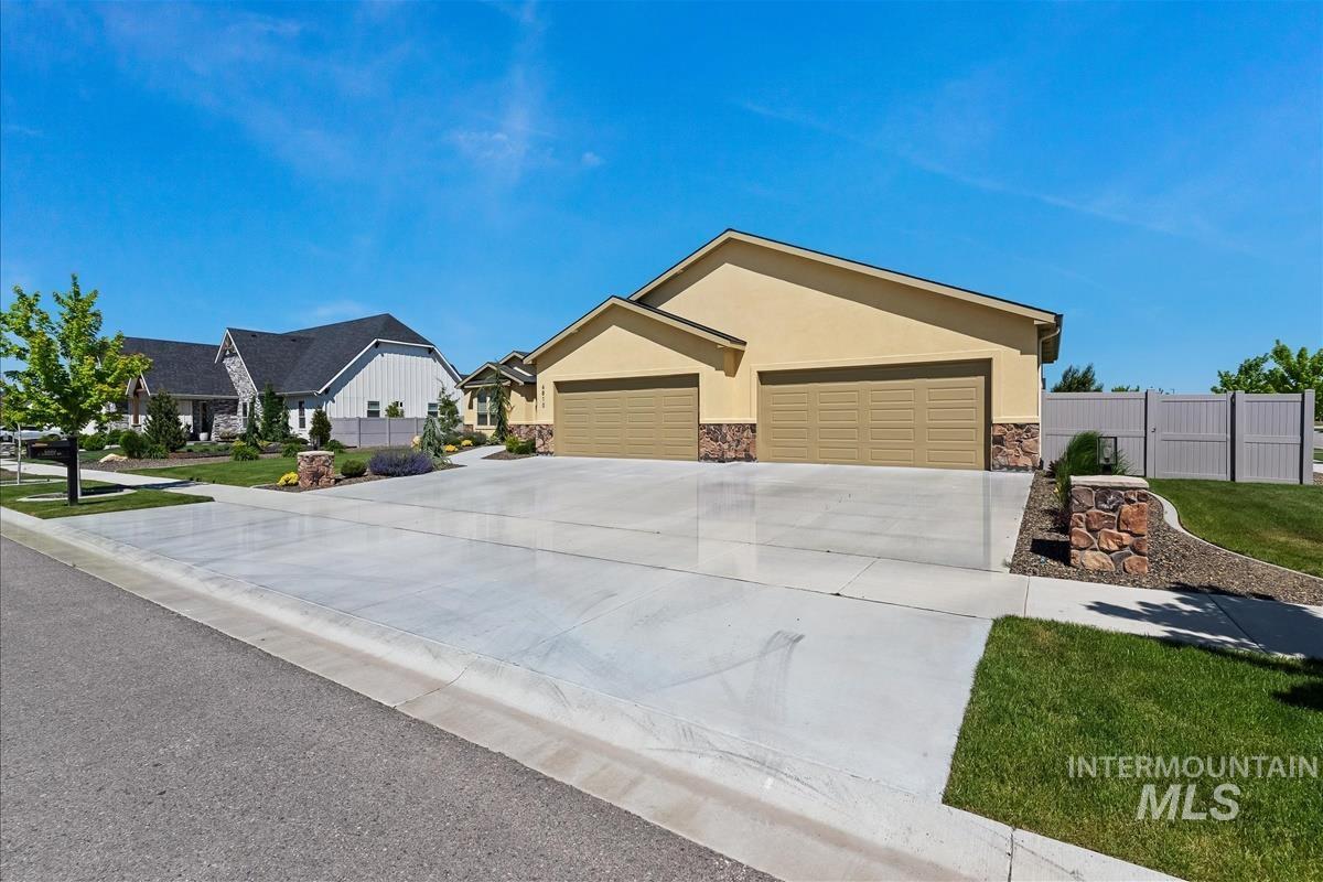6810 S Pemberley Way, Meridian, Idaho 83642, 3 Bedrooms, 3 Bathrooms, Residential For Sale, Price $1,200,000, 98986347