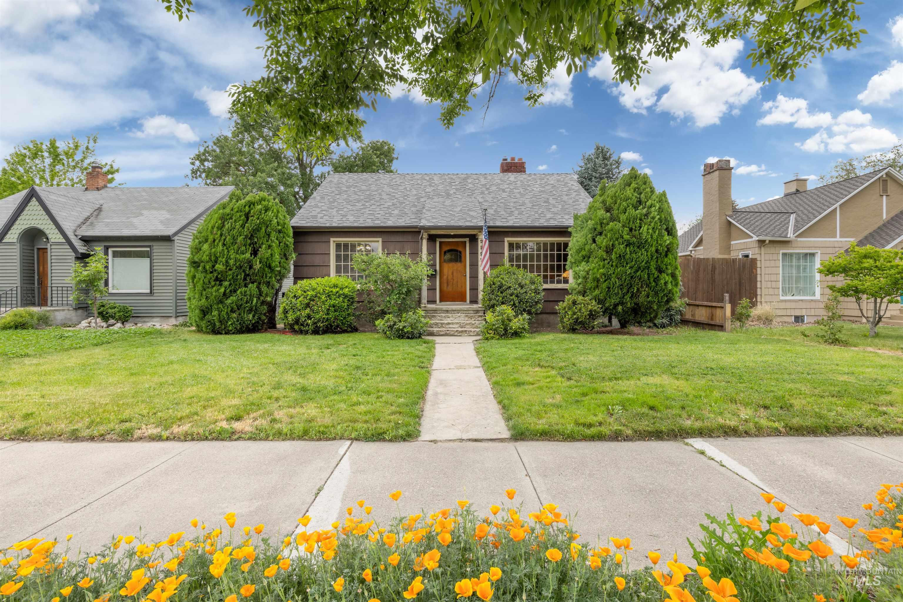2127 W State, Boise, Idaho 83702, 2 Bedrooms, 1 Bathroom, Residential Income For Sale, Price $530,000, 98986352