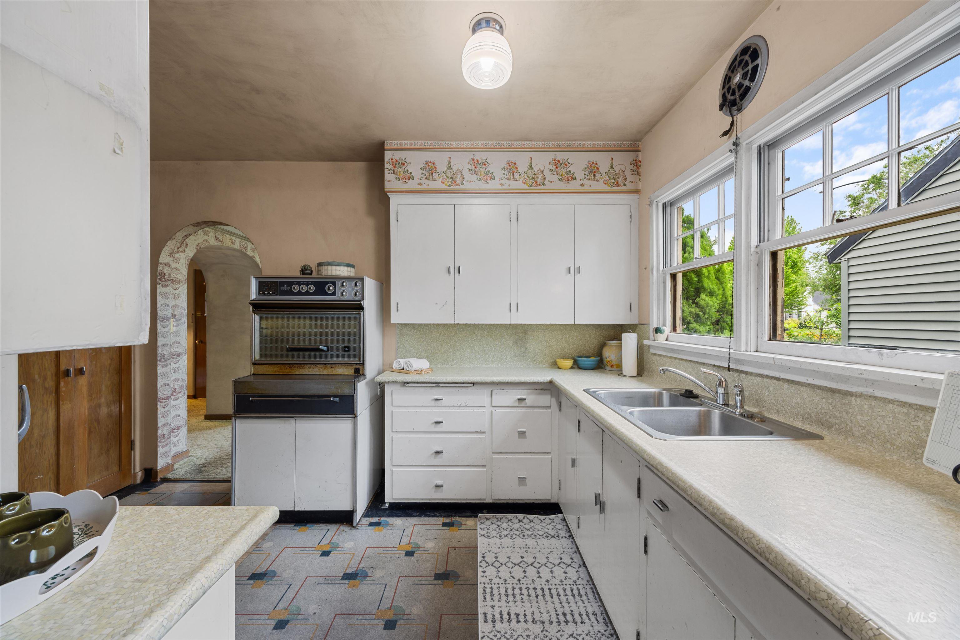 2127 W State, Boise, Idaho 83702, 2 Bedrooms, 1 Bathroom, Residential Income For Sale, Price $530,000, 98986352