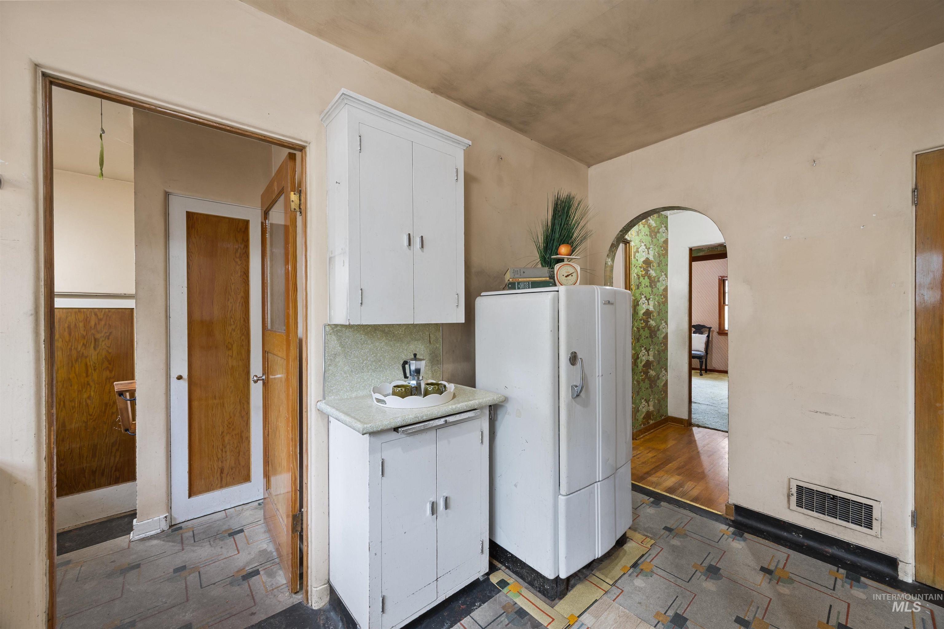 2127 W State, Boise, Idaho 83702, 2 Bedrooms, 1 Bathroom, Residential Income For Sale, Price $530,000, 98986352