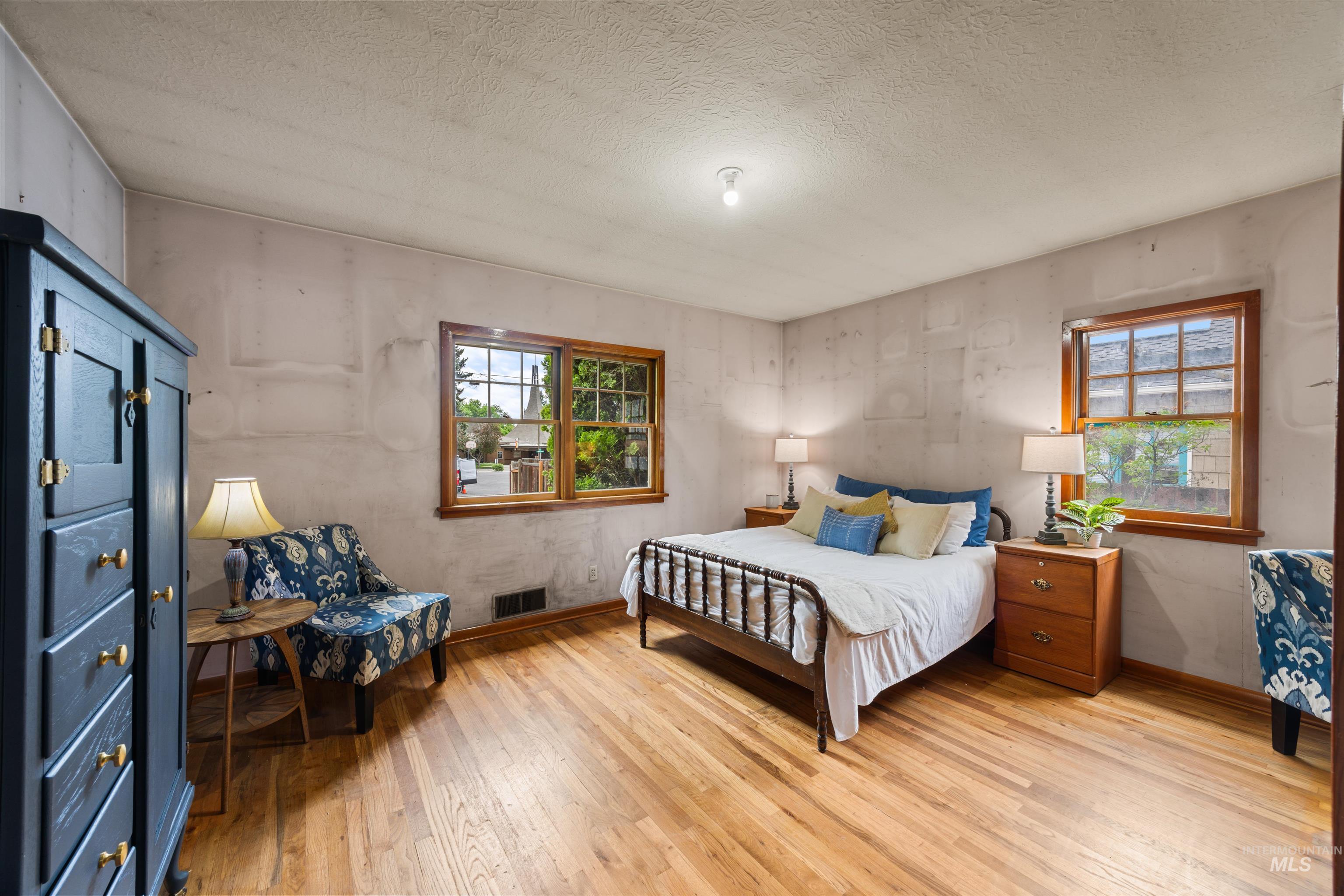 2127 W State, Boise, Idaho 83702, 2 Bedrooms, 1 Bathroom, Residential Income For Sale, Price $530,000, 98986352