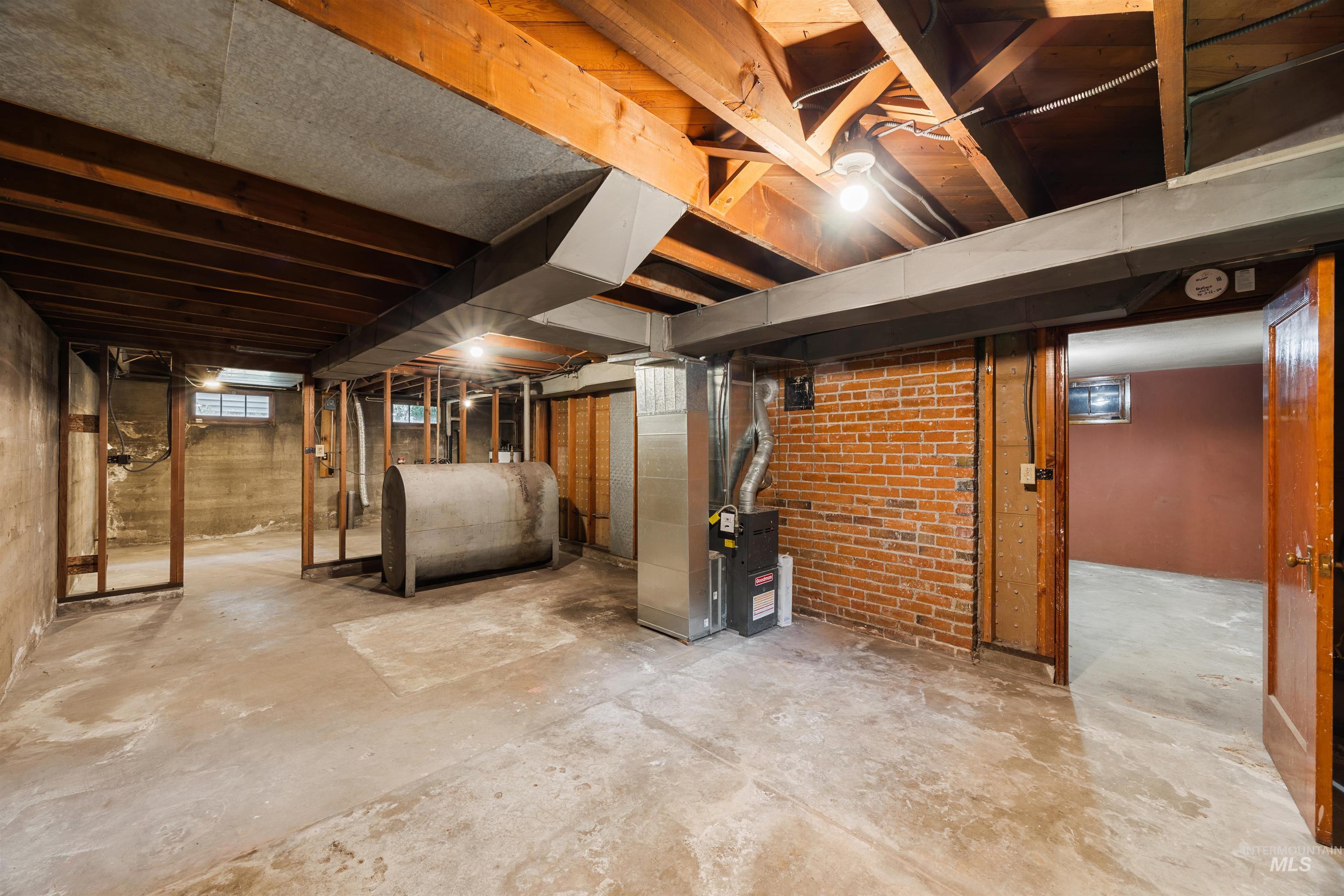 2127 W State, Boise, Idaho 83702, 2 Bedrooms, 1 Bathroom, Residential Income For Sale, Price $530,000, 98986352