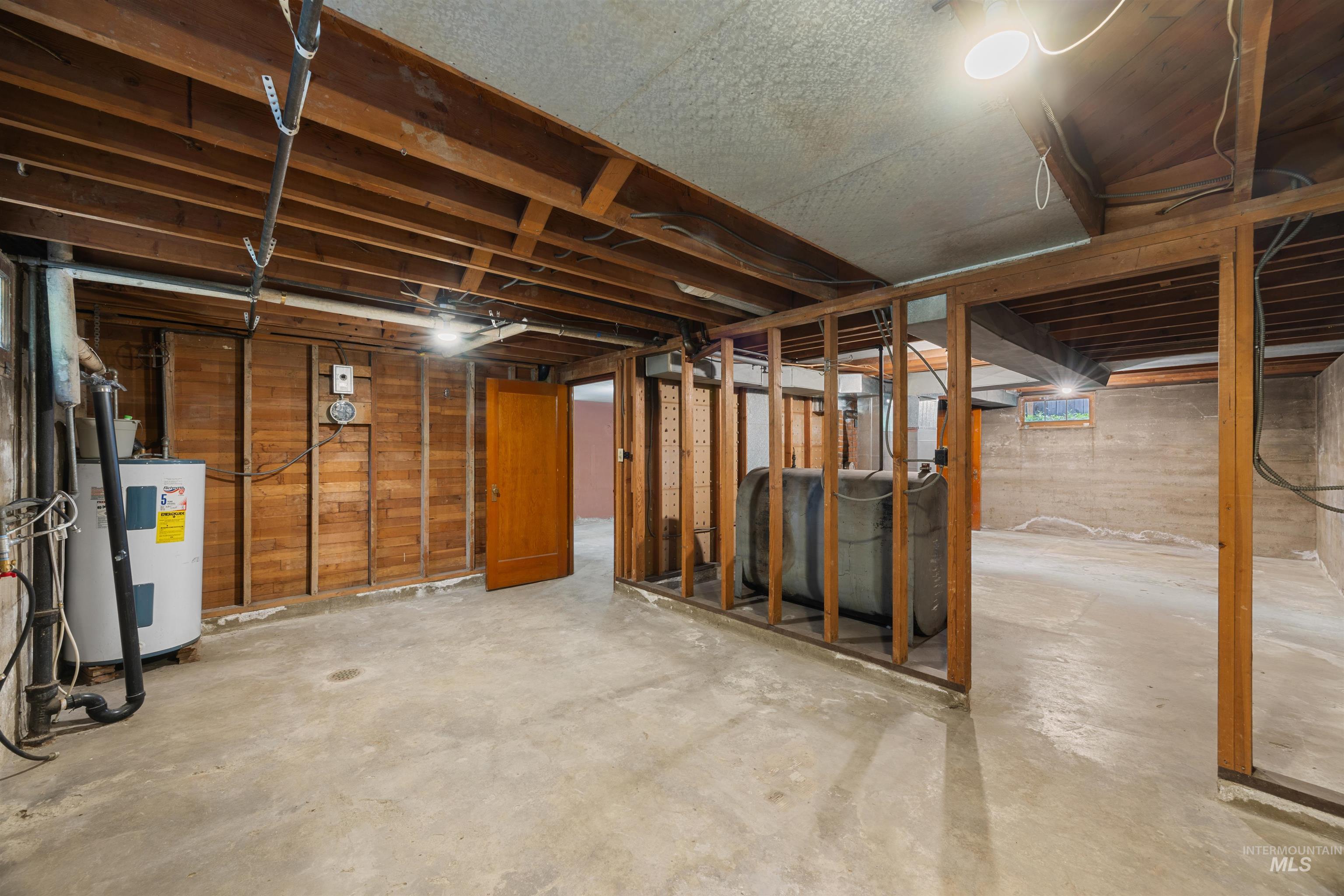 2127 W State, Boise, Idaho 83702, 2 Bedrooms, 1 Bathroom, Residential Income For Sale, Price $530,000, 98986352
