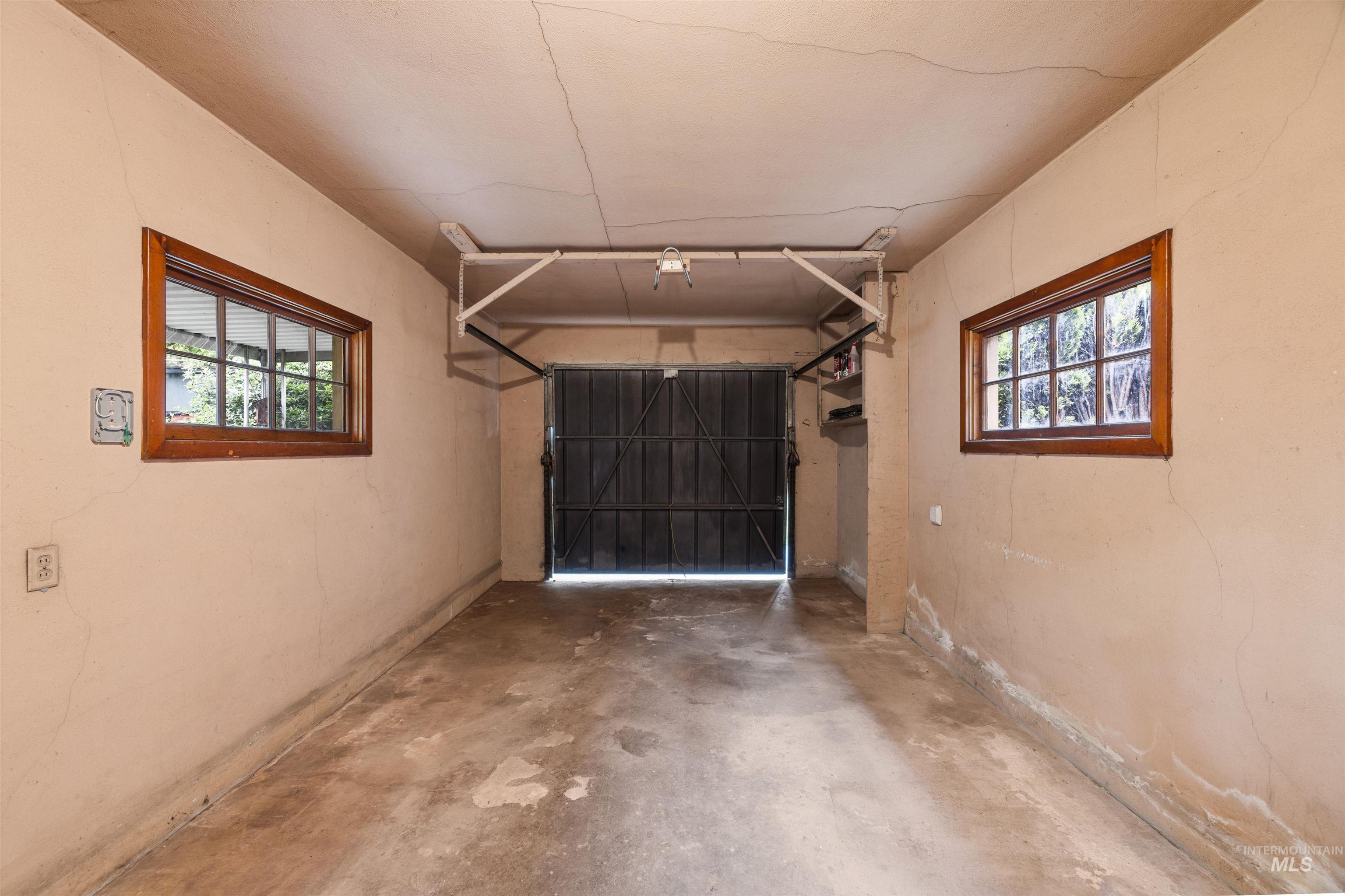 2127 W State, Boise, Idaho 83702, 2 Bedrooms, 1 Bathroom, Residential Income For Sale, Price $530,000, 98986352