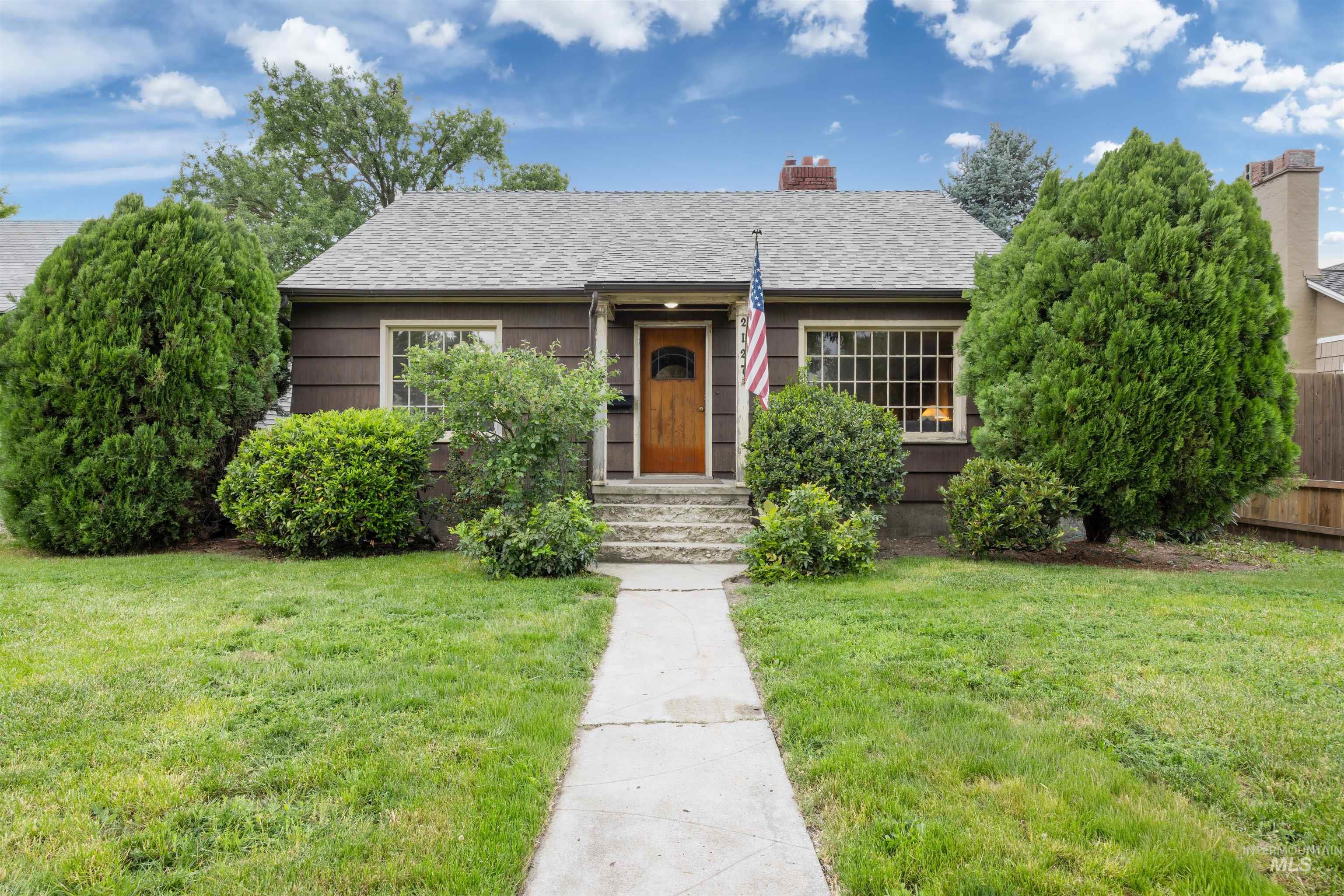 2127 W State, Boise, Idaho 83702, 2 Bedrooms, 1 Bathroom, Residential Income For Sale, Price $530,000, 98986352