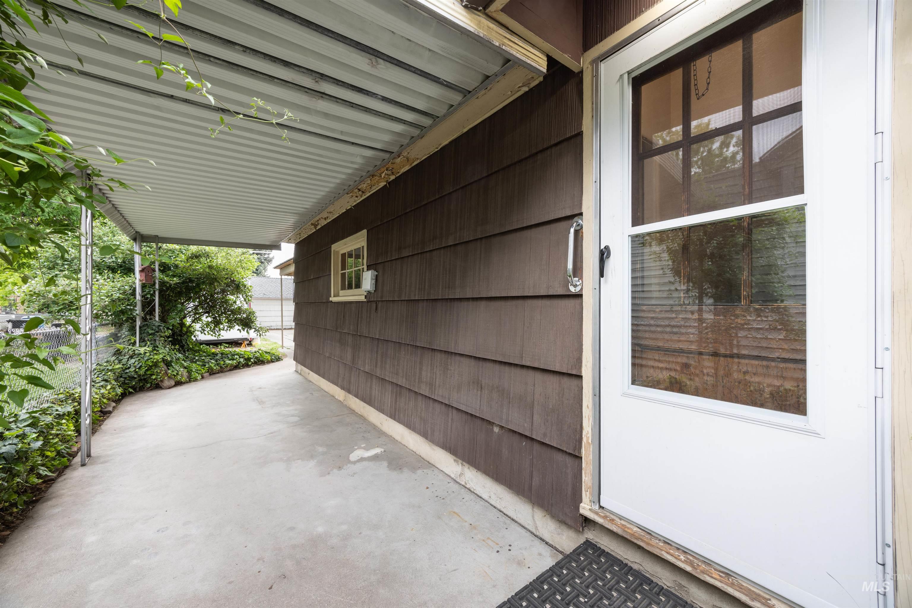 2127 W State, Boise, Idaho 83702, 2 Bedrooms, 1 Bathroom, Residential Income For Sale, Price $530,000, 98986352