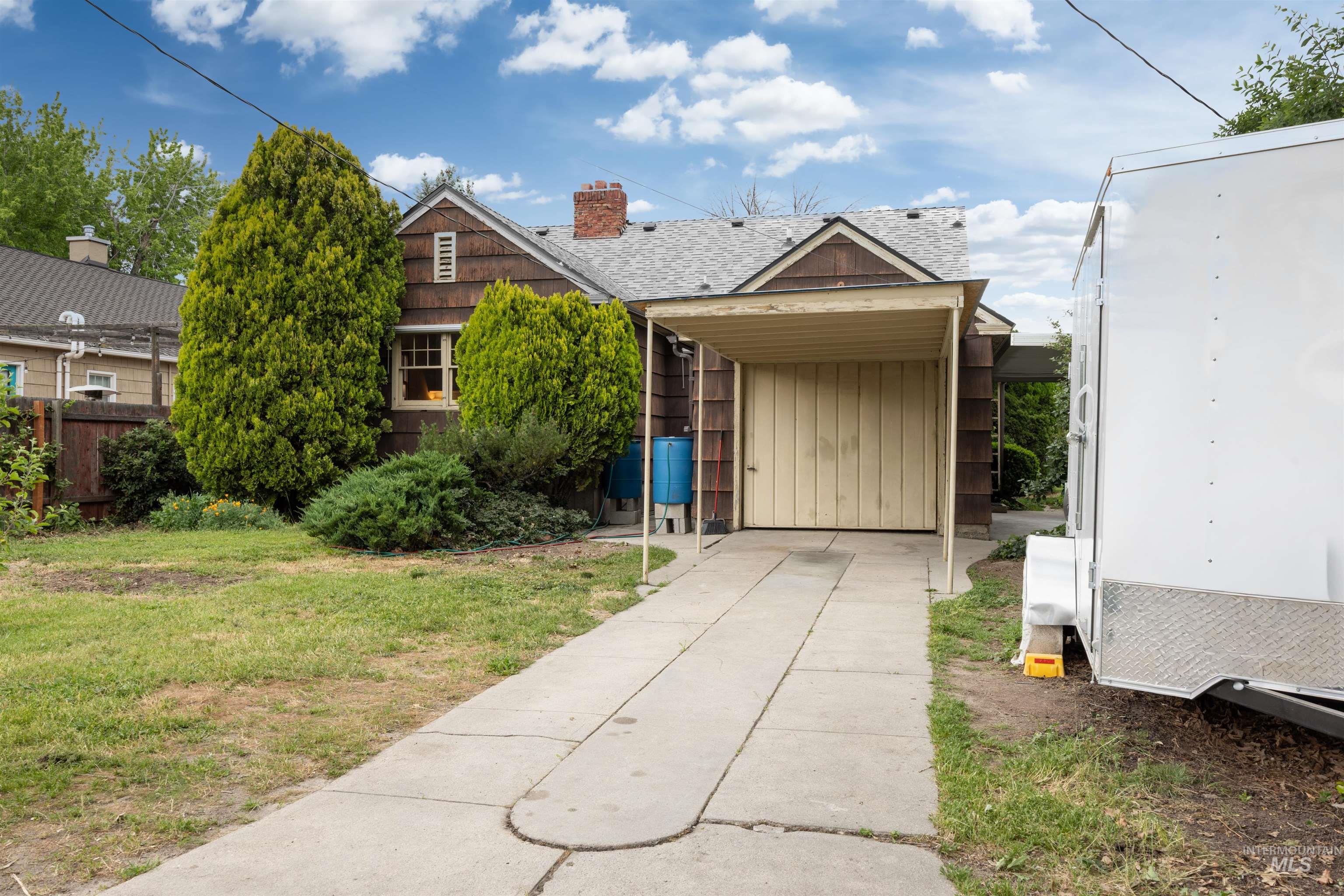 2127 W State, Boise, Idaho 83702, 2 Bedrooms, 1 Bathroom, Residential Income For Sale, Price $530,000, 98986352