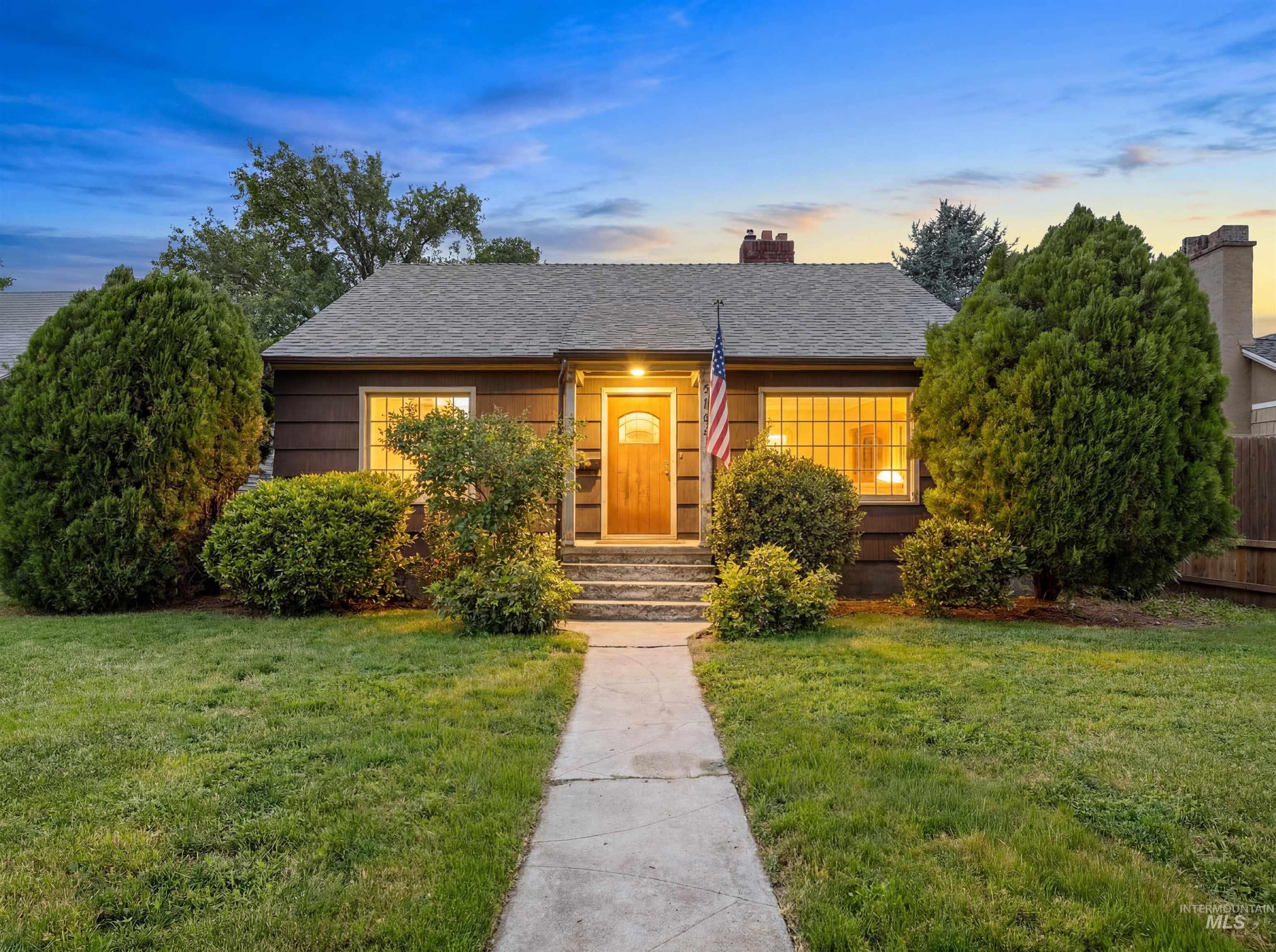 2127 W State, Boise, Idaho 83702, 2 Bedrooms, 1 Bathroom, Residential Income For Sale, Price $530,000, 98986352