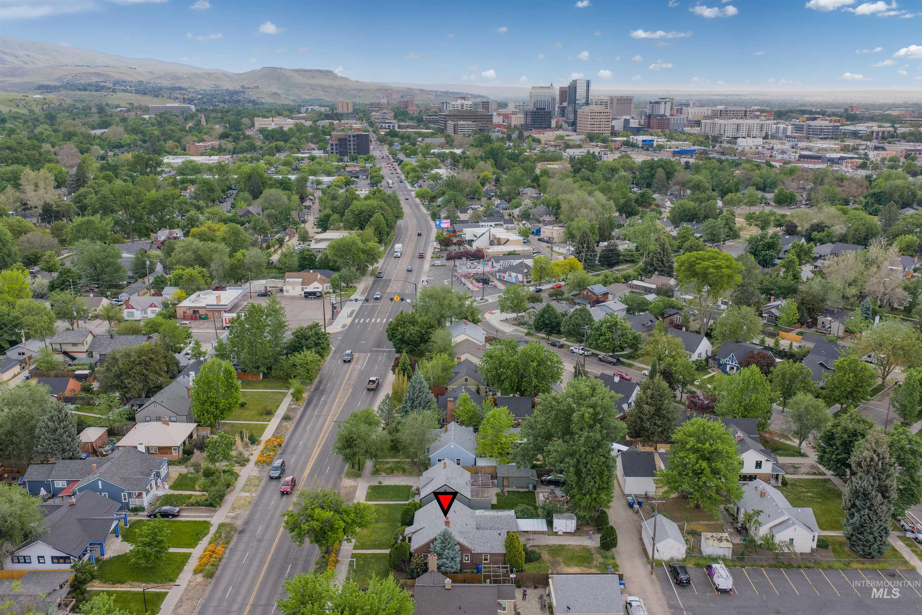 2127 W State, Boise, Idaho 83702, 2 Bedrooms, 1 Bathroom, Residential Income For Sale, Price $530,000, 98986352