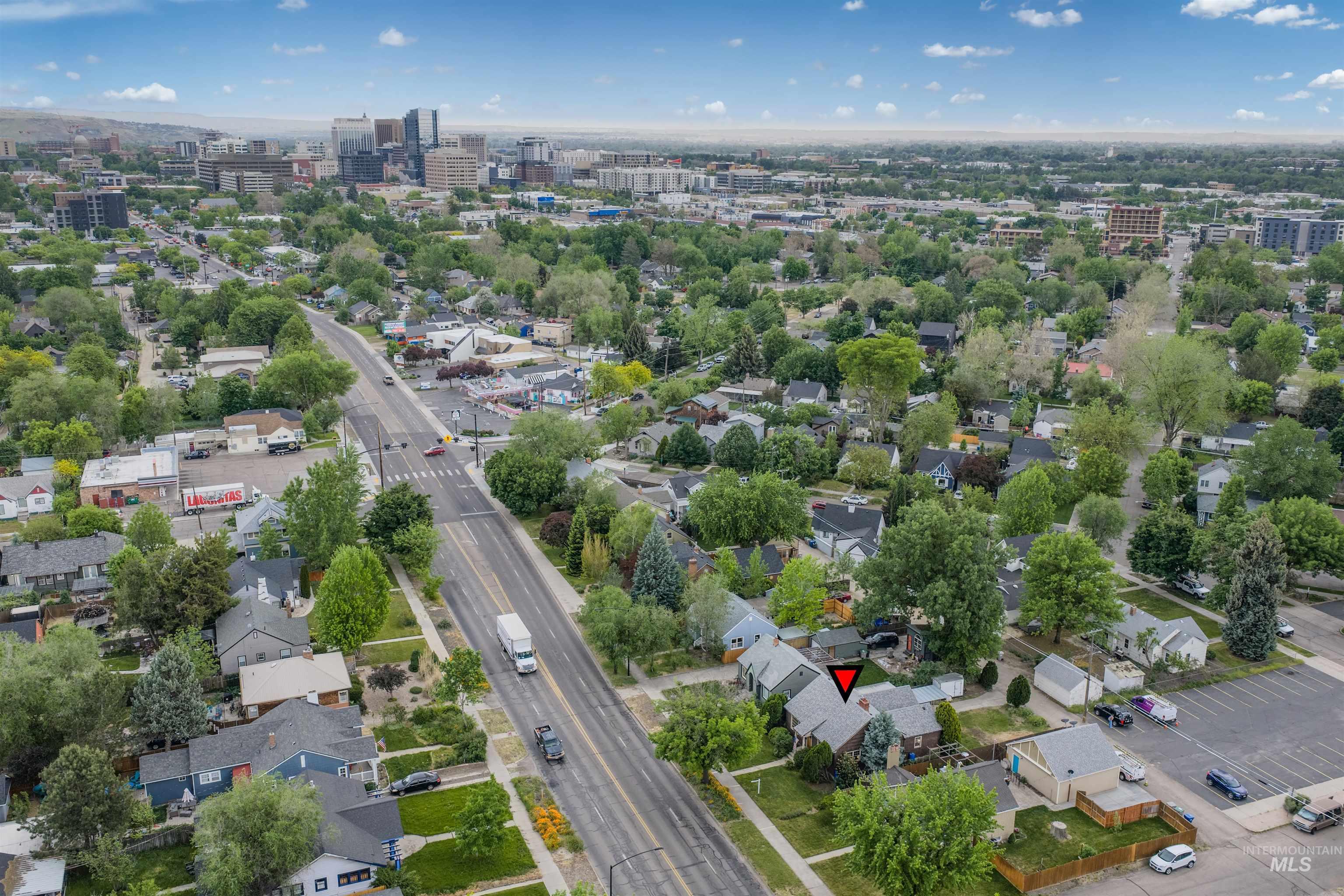 2127 W State, Boise, Idaho 83702, 2 Bedrooms, 1 Bathroom, Residential Income For Sale, Price $530,000, 98986352