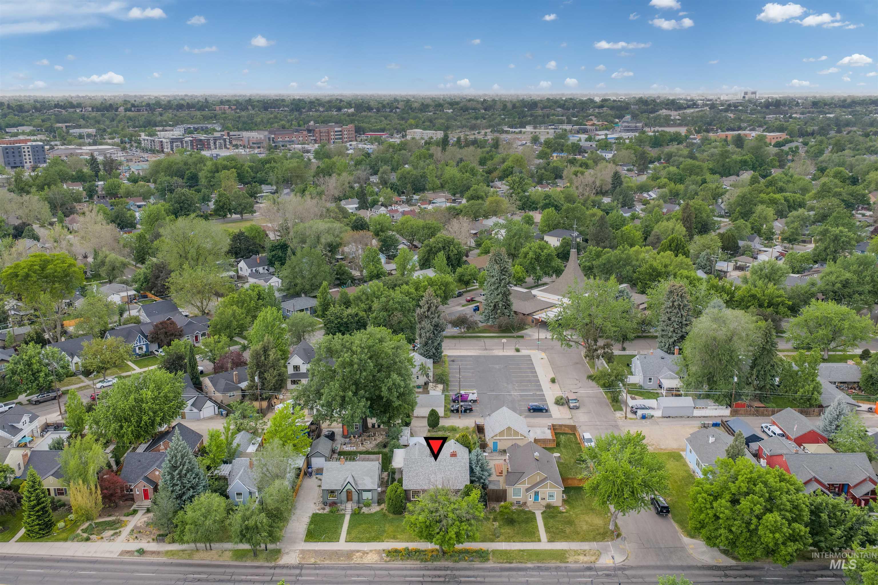 2127 W State, Boise, Idaho 83702, 2 Bedrooms, 1 Bathroom, Residential Income For Sale, Price $530,000, 98986352