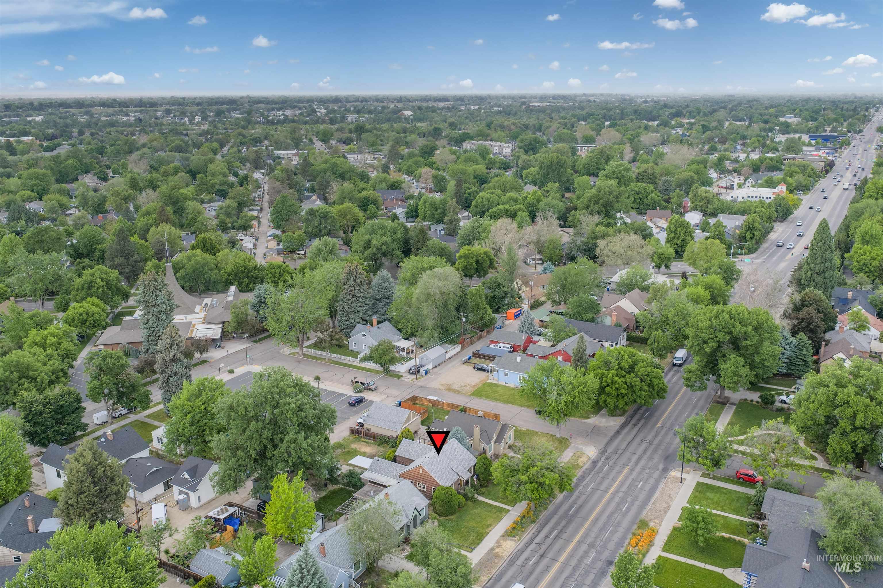 2127 W State, Boise, Idaho 83702, 2 Bedrooms, 1 Bathroom, Residential Income For Sale, Price $530,000, 98986352