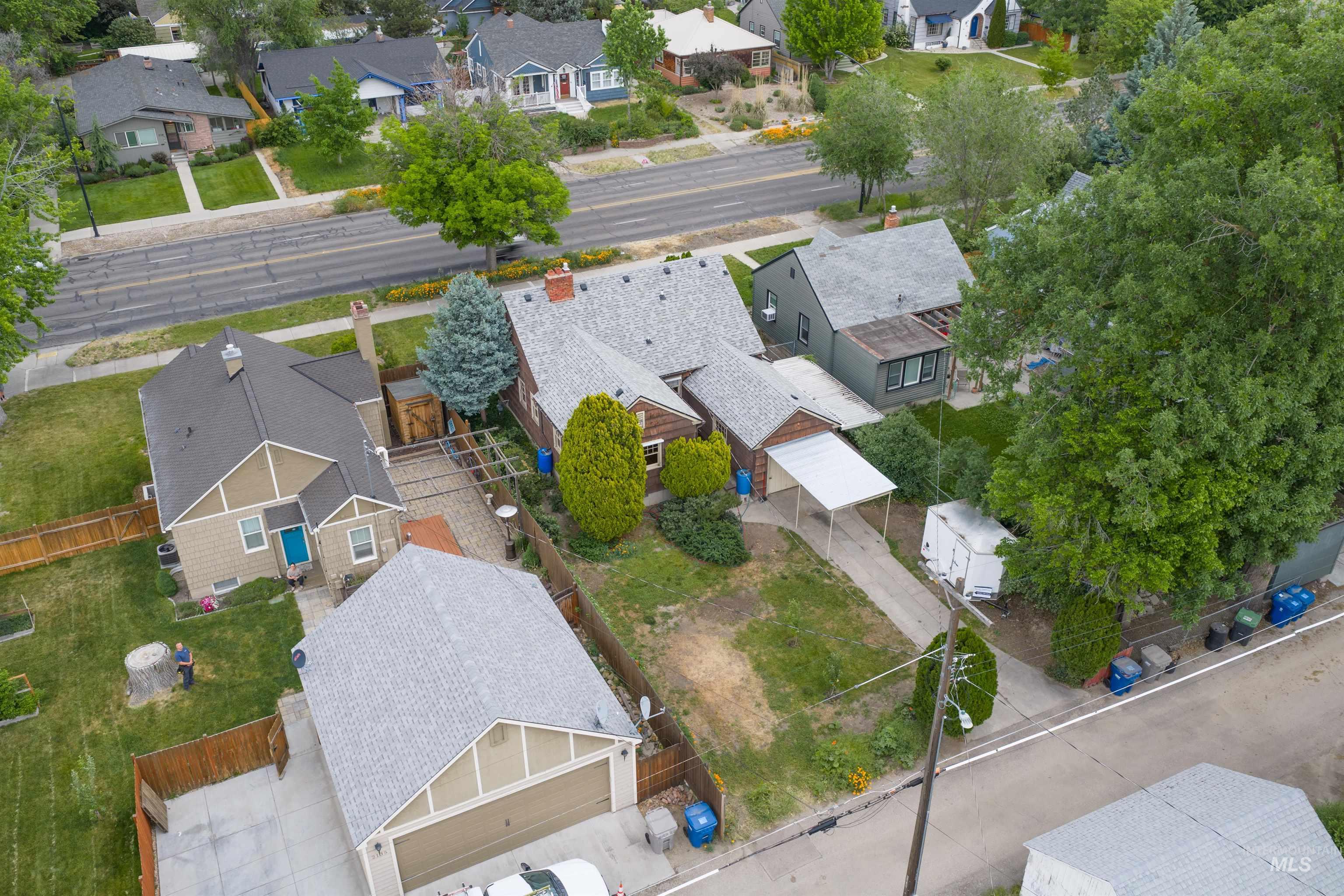 2127 W State, Boise, Idaho 83702, 2 Bedrooms, 1 Bathroom, Residential Income For Sale, Price $530,000, 98986352
