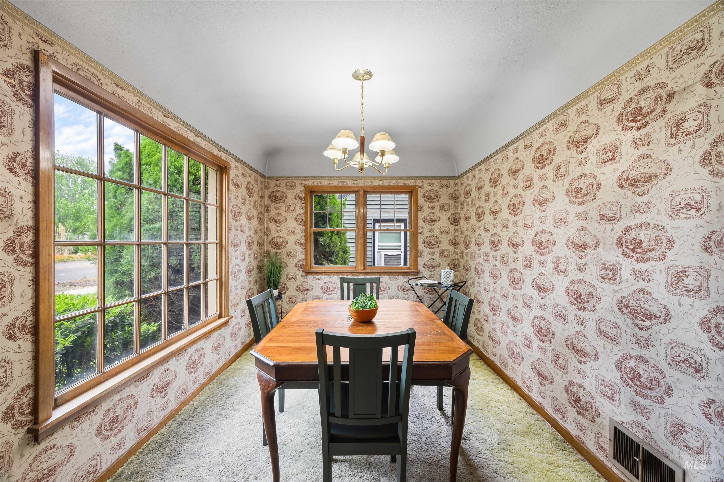2127 W State, Boise, Idaho 83702, 2 Bedrooms, 1 Bathroom, Residential Income For Sale, Price $530,000, 98986352