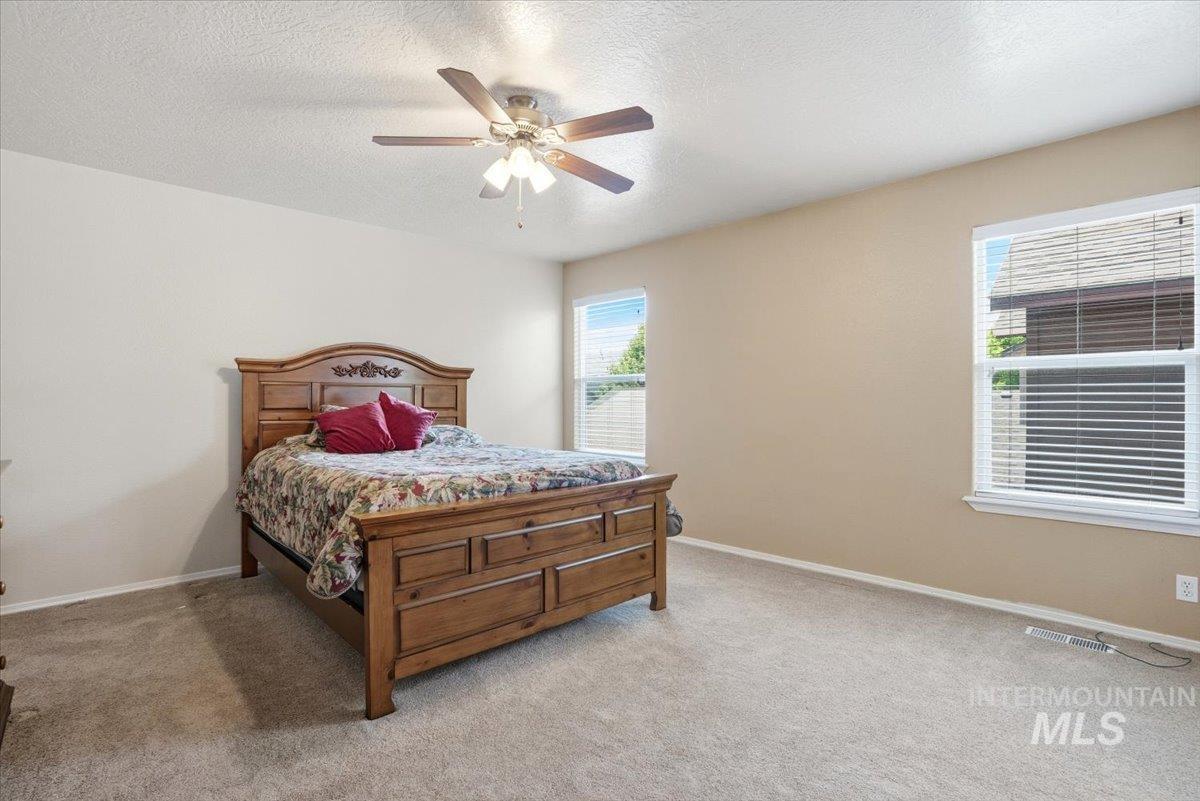 9945 W Bronze Street, Boise, Idaho 83709, 3 Bedrooms, 2.5 Bathrooms, Residential For Sale, Price $414,900,MLS 98986354