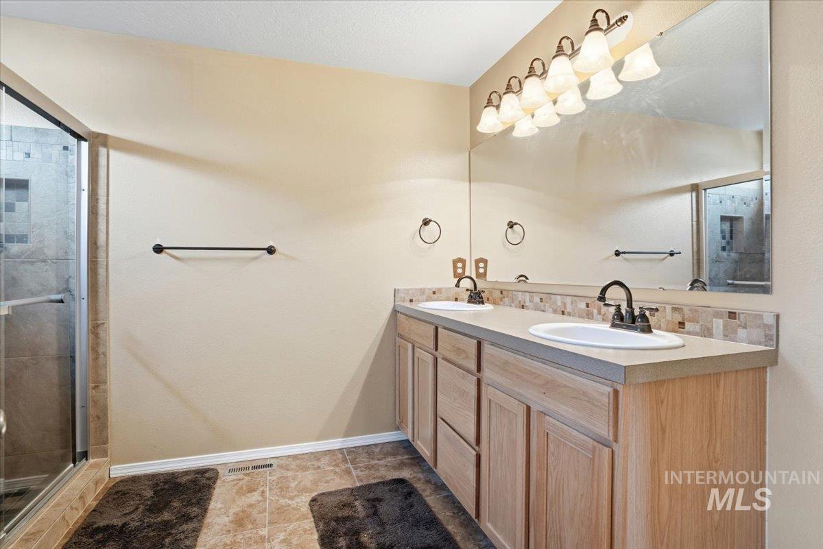 9945 W Bronze Street, Boise, Idaho 83709, 3 Bedrooms, 2.5 Bathrooms, Residential For Sale, Price $414,900,MLS 98986354