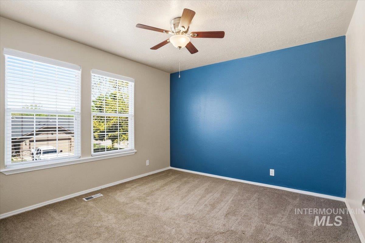9945 W Bronze Street, Boise, Idaho 83709, 3 Bedrooms, 2.5 Bathrooms, Residential For Sale, Price $414,900,MLS 98986354