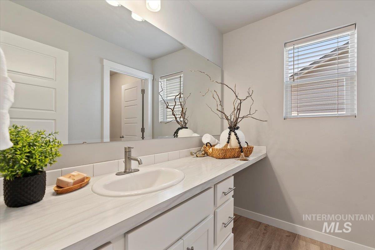 17421 N Santimon Way, Nampa, Idaho 83687, 4 Bedrooms, 2 Bathrooms, Residential For Sale, Price $515,000,MLS 98986356