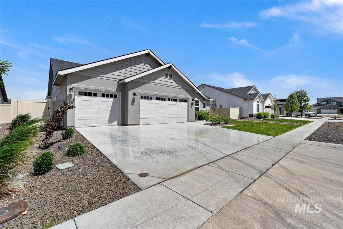 17421 N Santimon Way, Nampa, Idaho 83687, 4 Bedrooms, 2 Bathrooms, Residential For Sale, Price $515,000,MLS 98986356