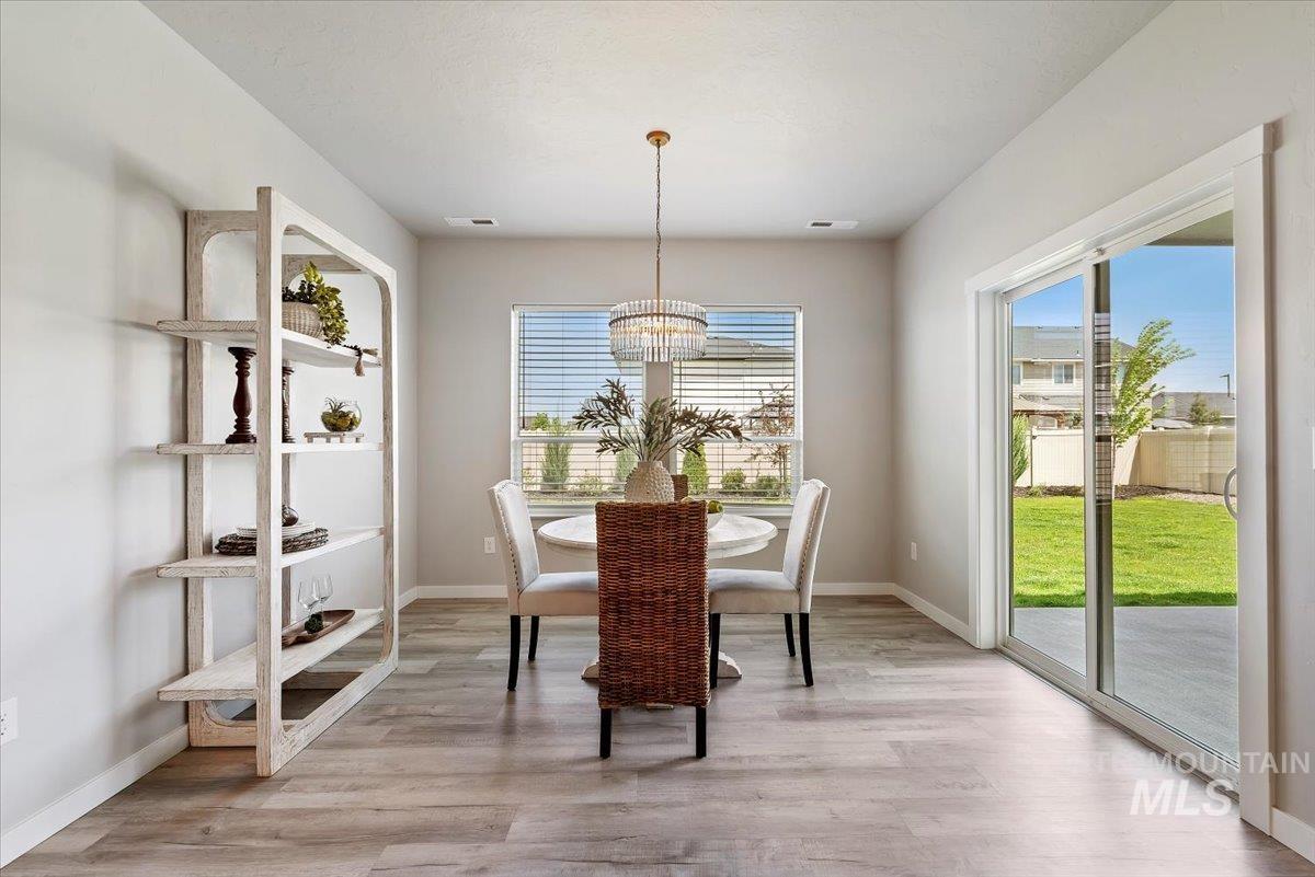 17421 N Santimon Way, Nampa, Idaho 83687, 4 Bedrooms, 2 Bathrooms, Residential For Sale, Price $515,000,MLS 98986356