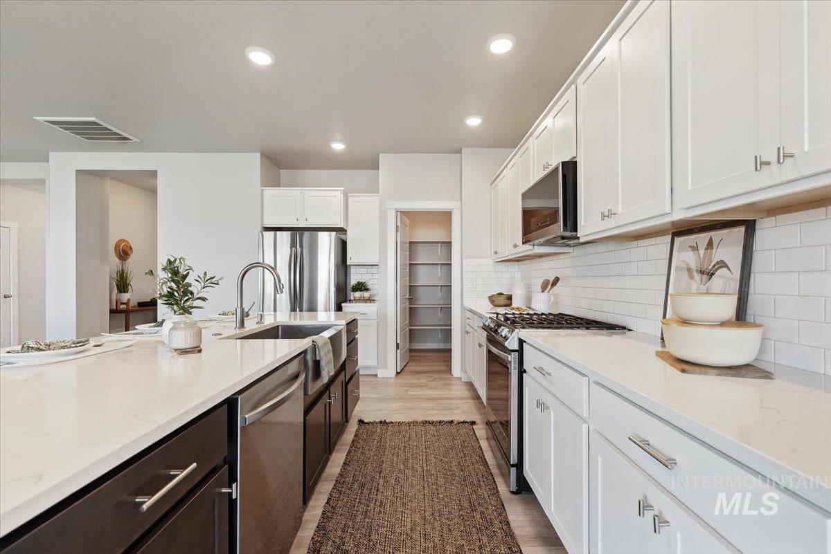 17421 N Santimon Way, Nampa, Idaho 83687, 4 Bedrooms, 2 Bathrooms, Residential For Sale, Price $515,000,MLS 98986356