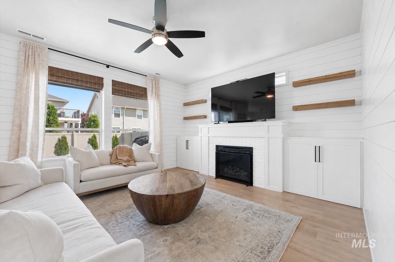 3094 W Sunny Cove St, Meridian, Idaho 83646, 4 Bedrooms, 2.5 Bathrooms, Residential For Sale, Price $639,300,MLS 98986357